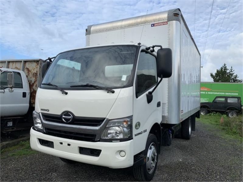 2017 HINO 195 5123593677