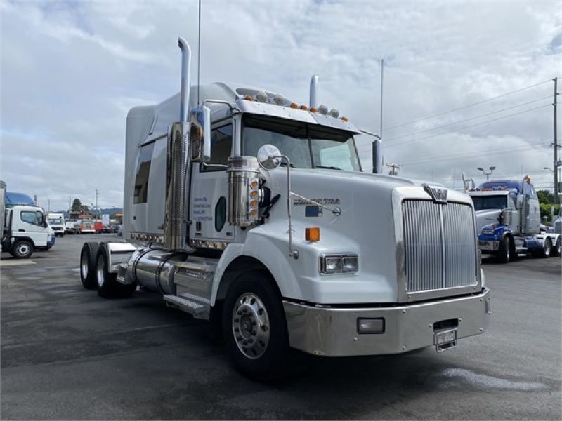 2015 WESTERN STAR 4900SB 6065509583