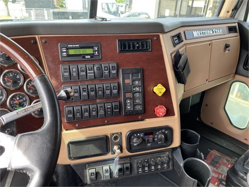 2015 WESTERN STAR 4900SB 6065512313