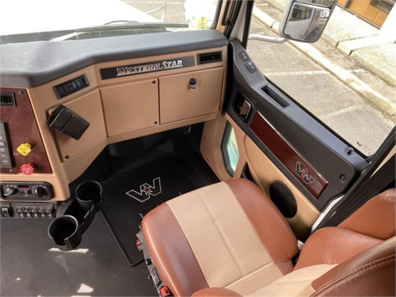2015 WESTERN STAR 4900SB 6065512525
