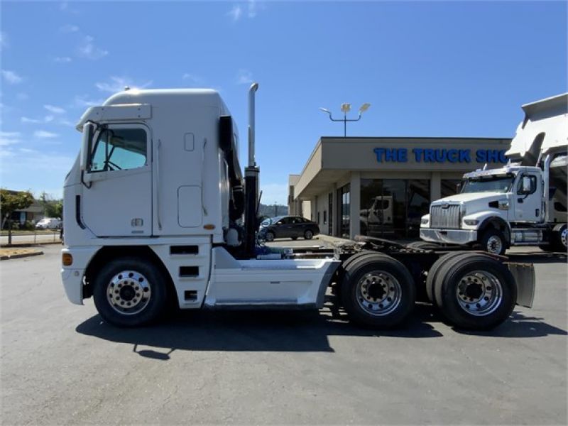 2003 FREIGHTLINER ARGOSY 7084667411