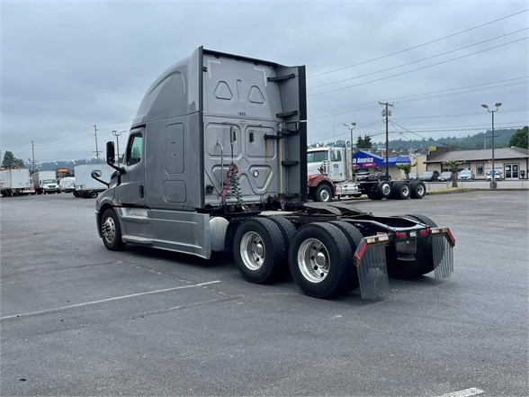 2019 FREIGHTLINER CASCADIA 126 7272937338