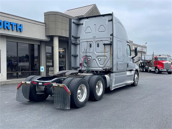 2019 FREIGHTLINER CASCADIA 126 - Dovell & Williams