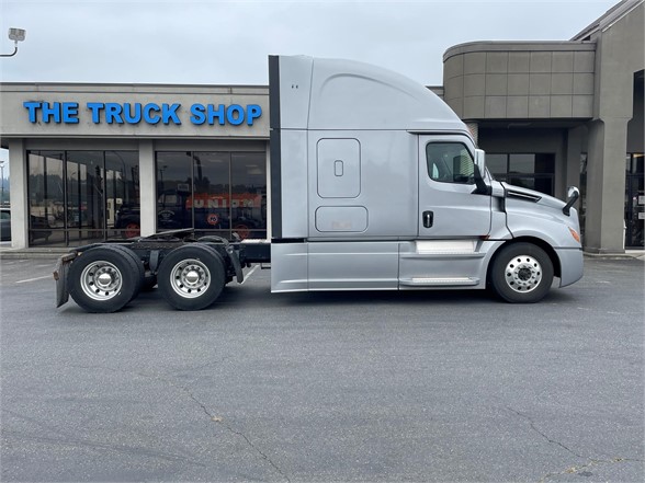 2019 FREIGHTLINER CASCADIA 126 7272937587