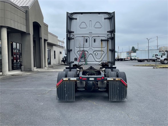 2019 FREIGHTLINER CASCADIA 126 7272937596