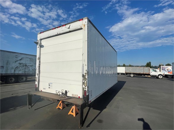 1900 SUPREME CORP 18 FT 7279407014