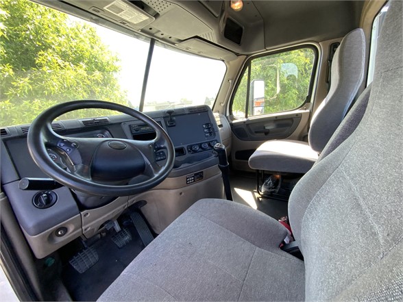 2013 FREIGHTLINER CASCADIA 125 8031509075