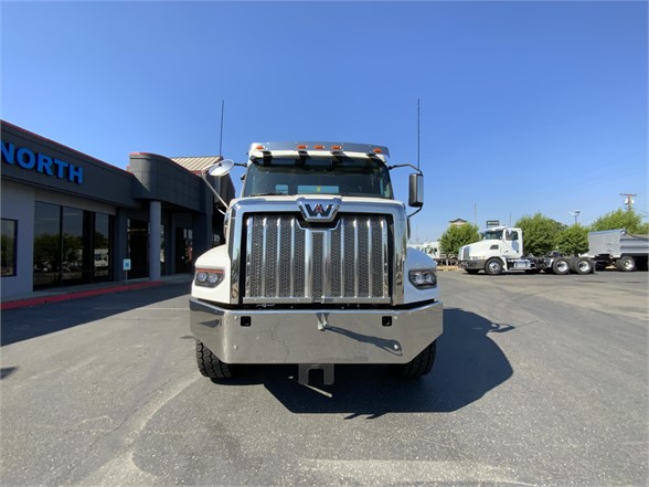 2024 WESTERN STAR 47X 8035383302