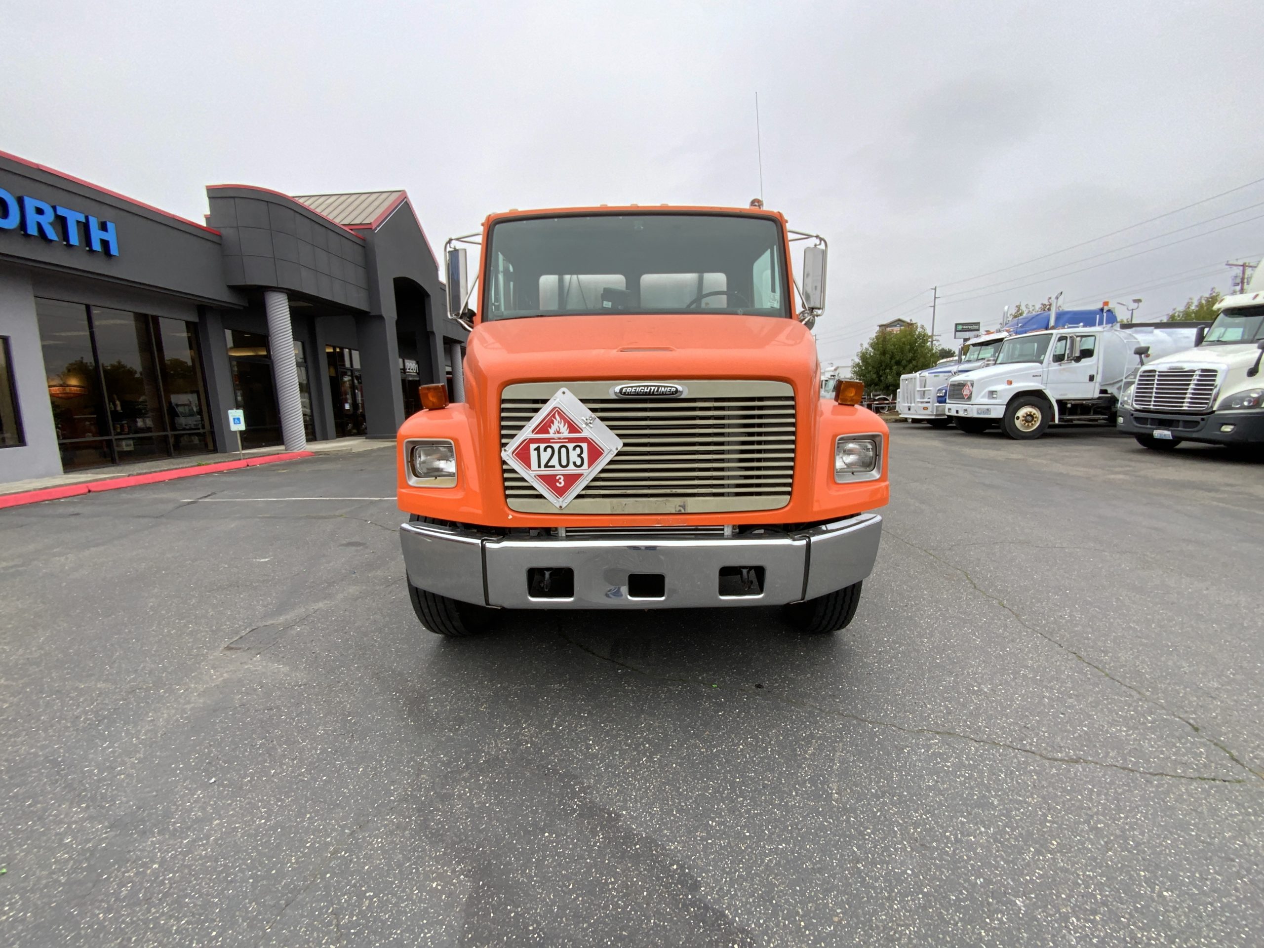 1998 FREIGHTLINER FL70 IMG_2828-scaled