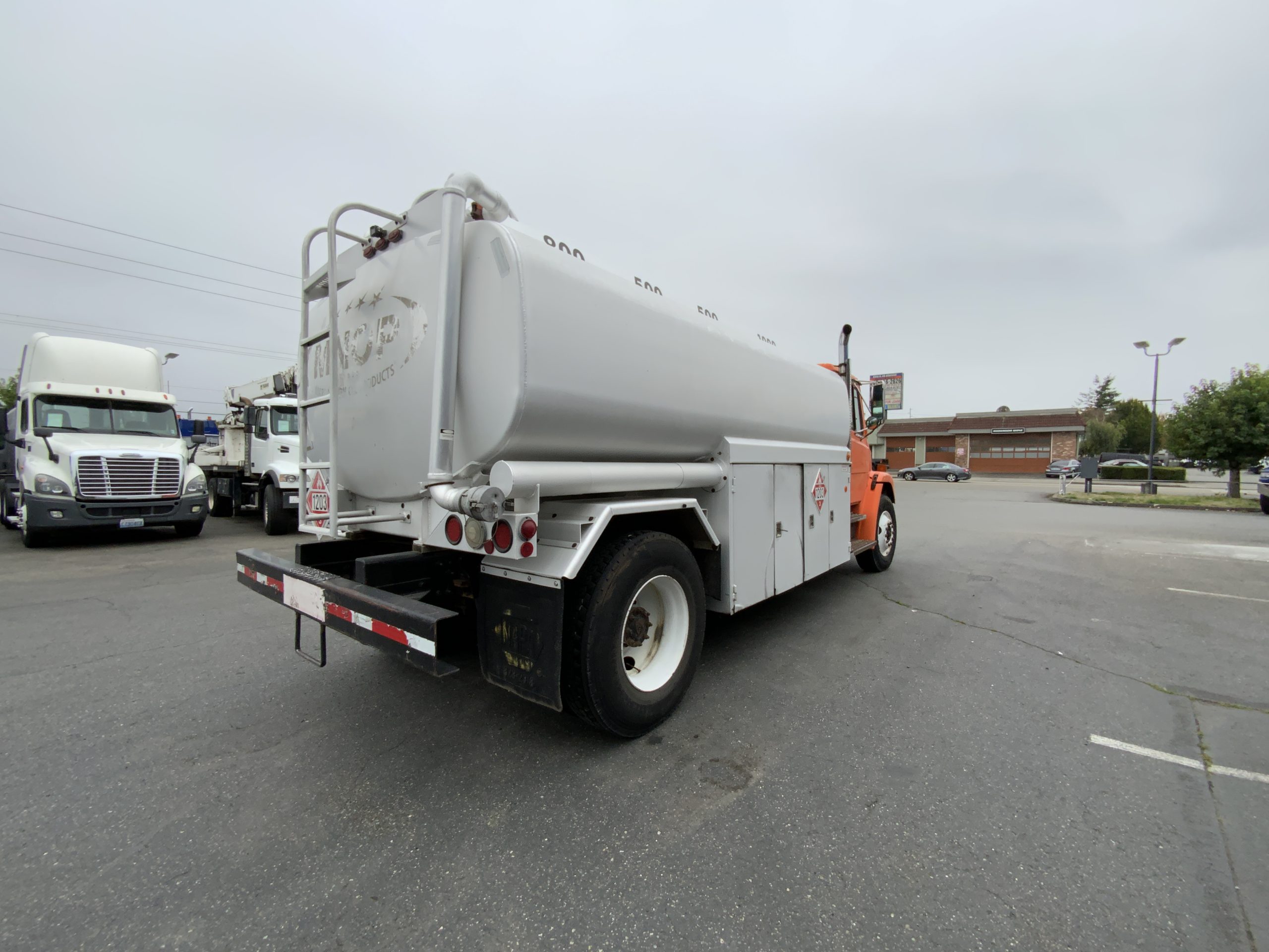 1998 FREIGHTLINER FL70 IMG_2833-scaled