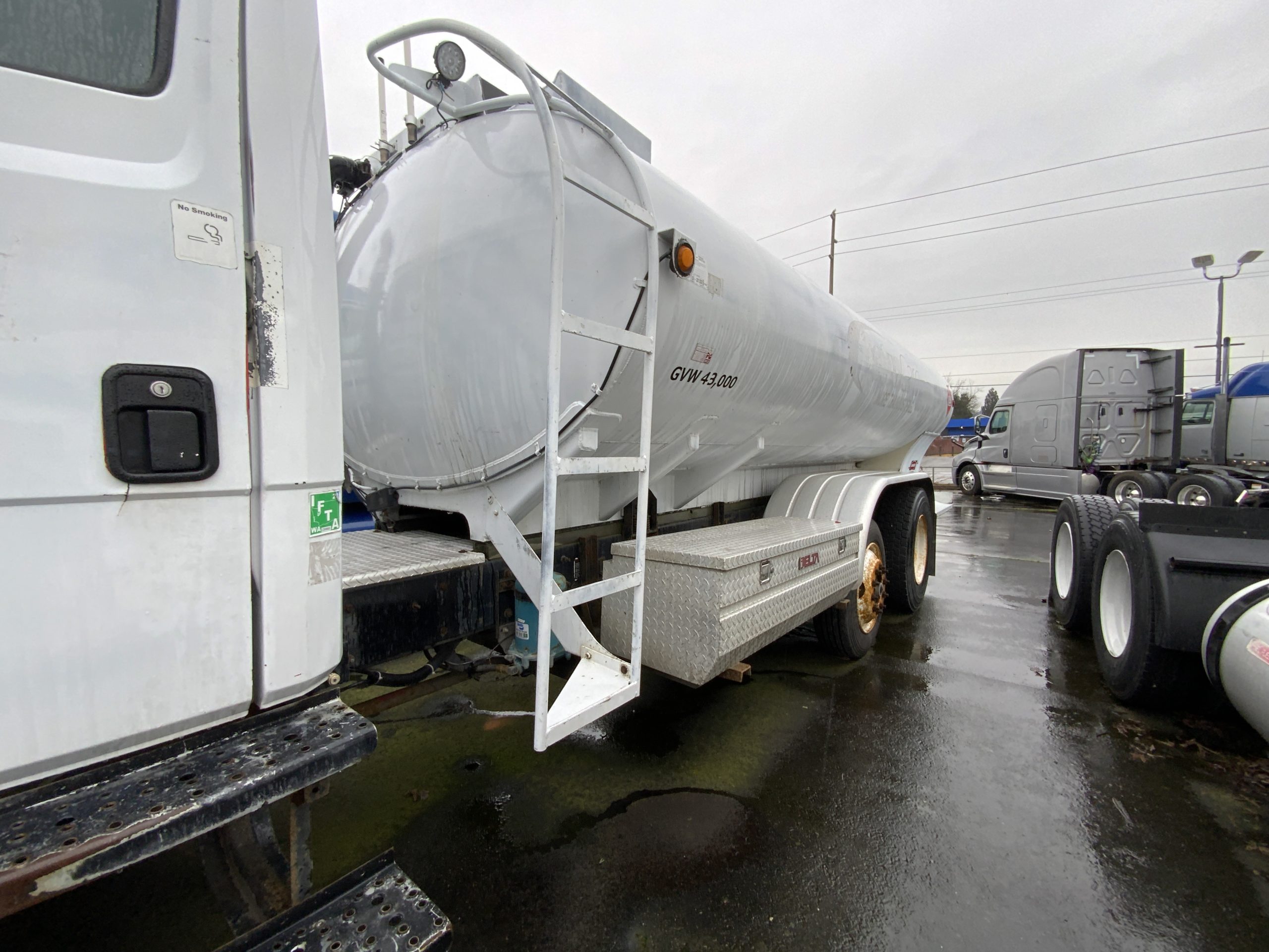 1997 FREIGHTLINER FL70 IMG_4117-1-scaled