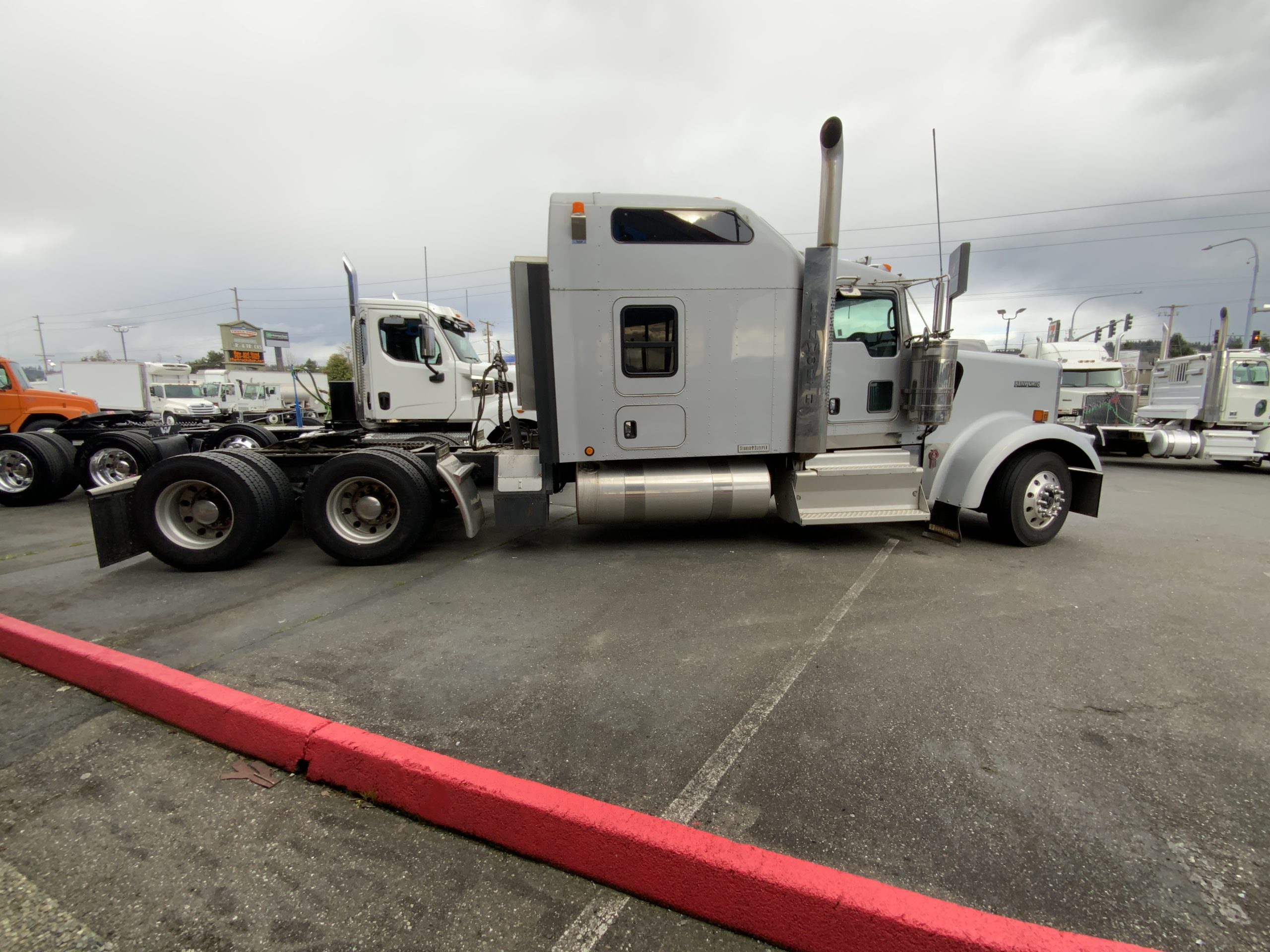 2017 KENWORTH W900 IMG_4174-scaled