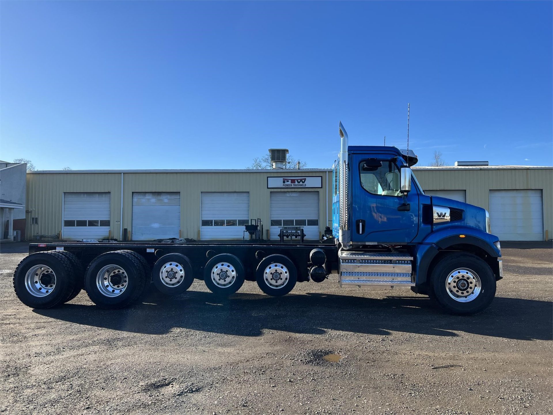 2025 WESTERN STAR 47X The Truck Shop Dealer Auburn