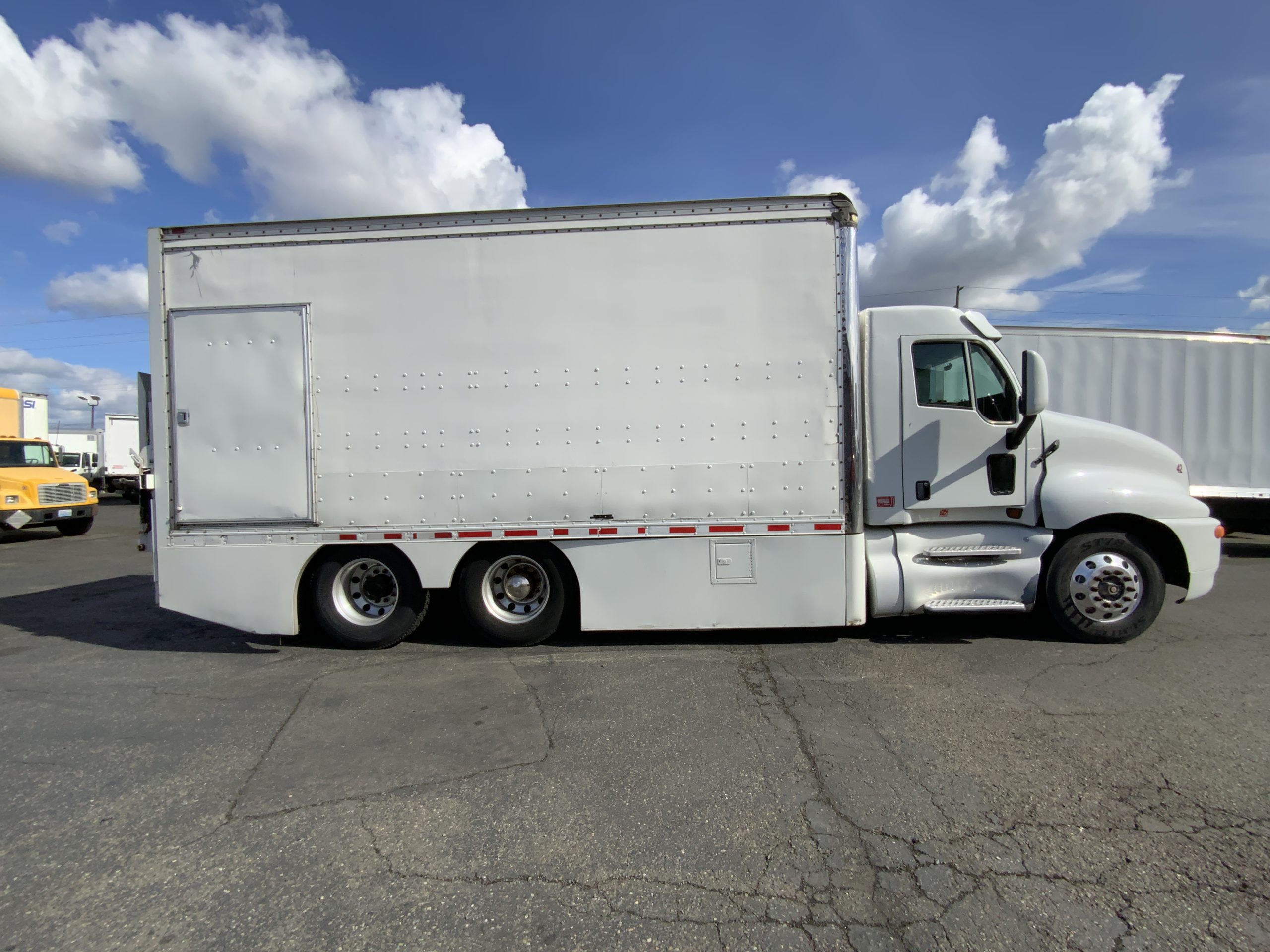 1999 KENWORTH T2000 IMG_4461-1-scaled
