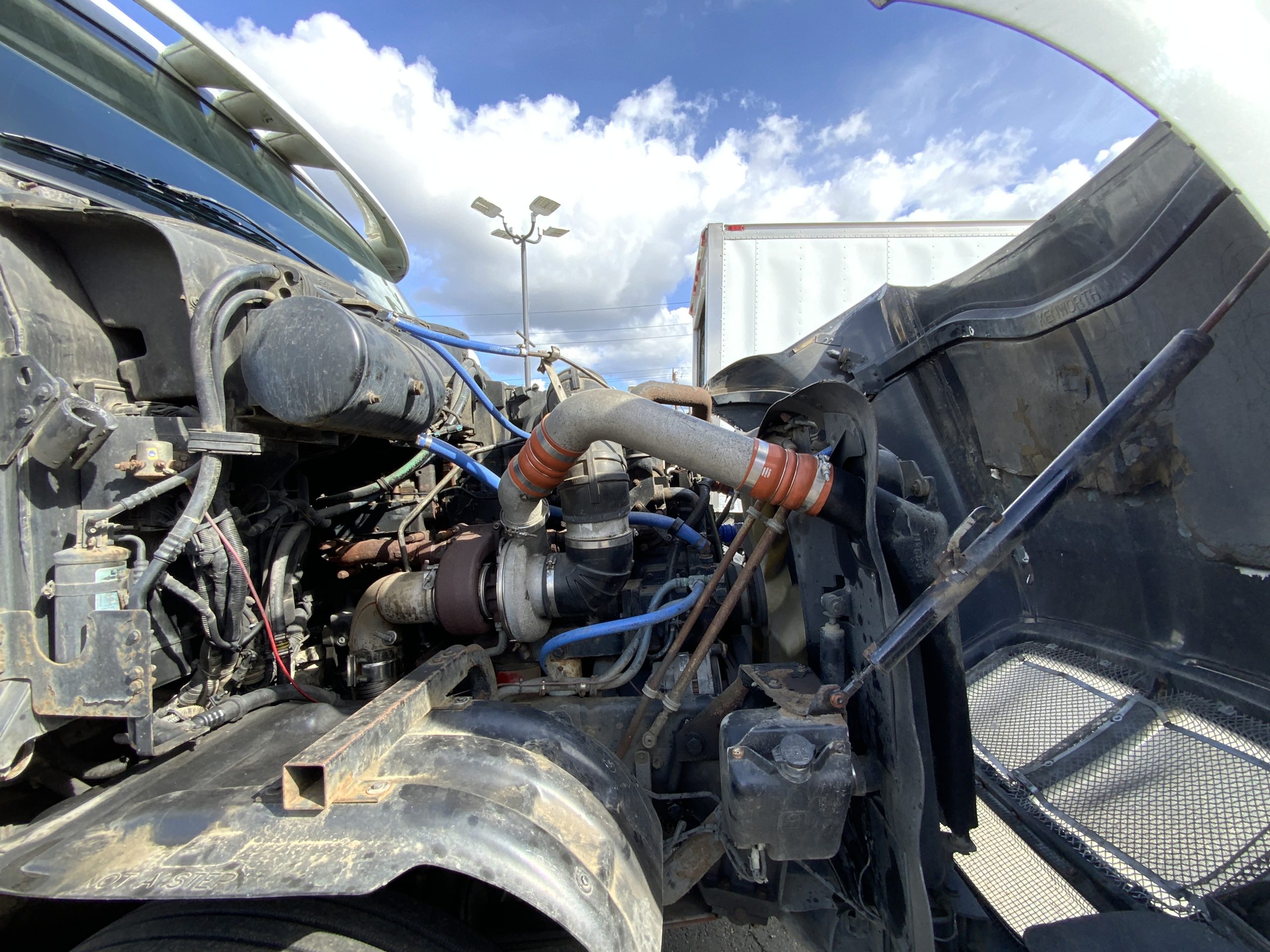 1999 KENWORTH T2000 IMG_4482-1-scaled