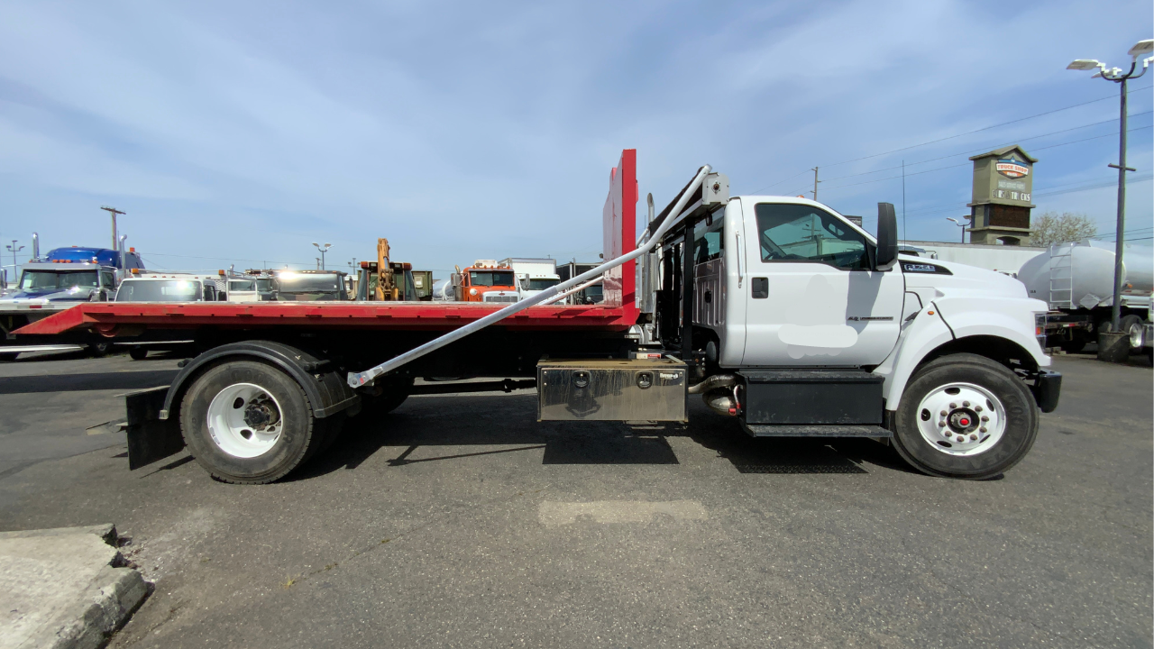 2022 FORD F750 5