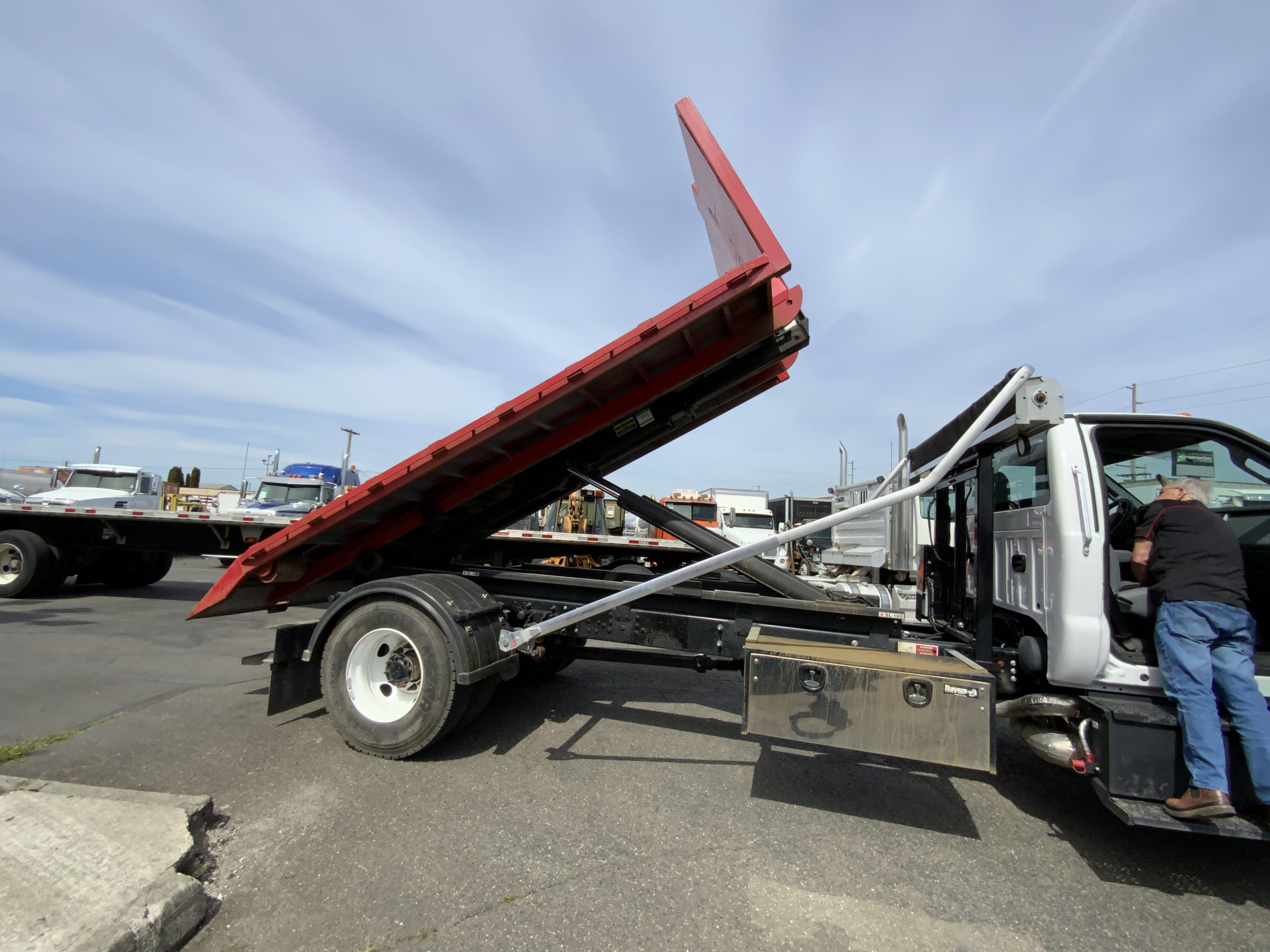 2022 FORD F750 IMG_4679-scaled