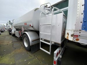 1998 FREIGHTLINER FL70 IMG_7826-150x150