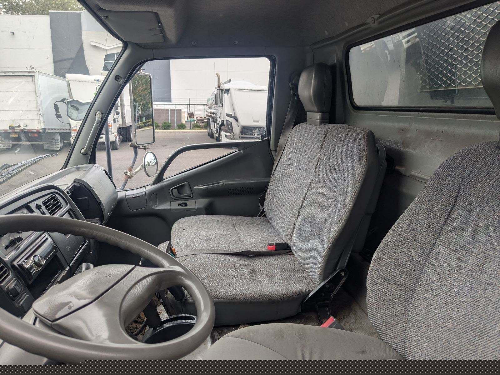 2001 MITSUBISHI FUSO FG639 1000002132