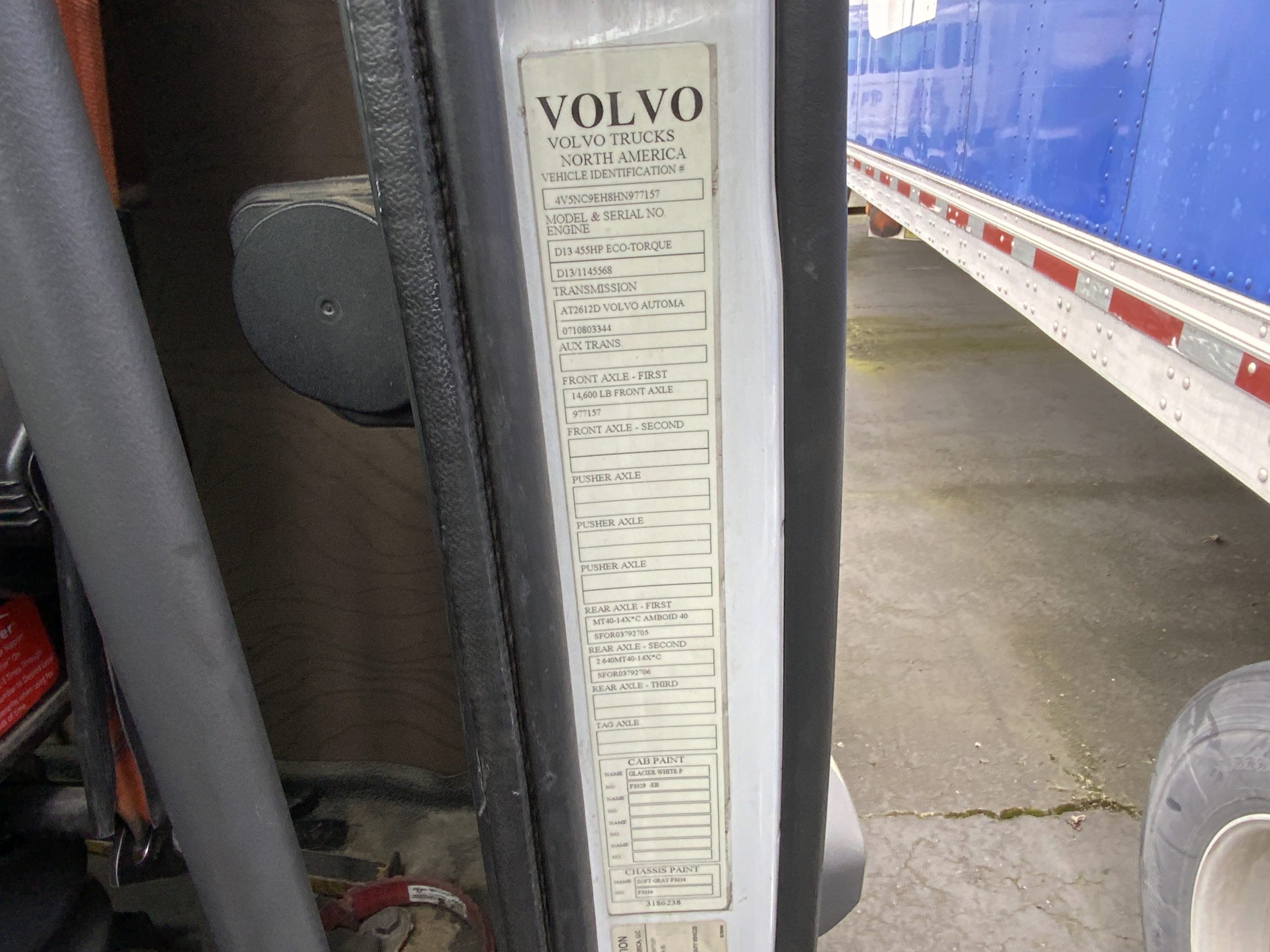 2017 VOLVO VNL64300 IMG_7846-scaled