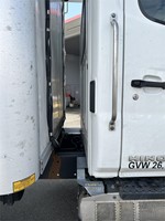 2019 HINO 268A img-2-1