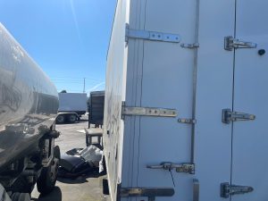 1995 JOHNSON 16 FT drivers-side-rear-1-150x150