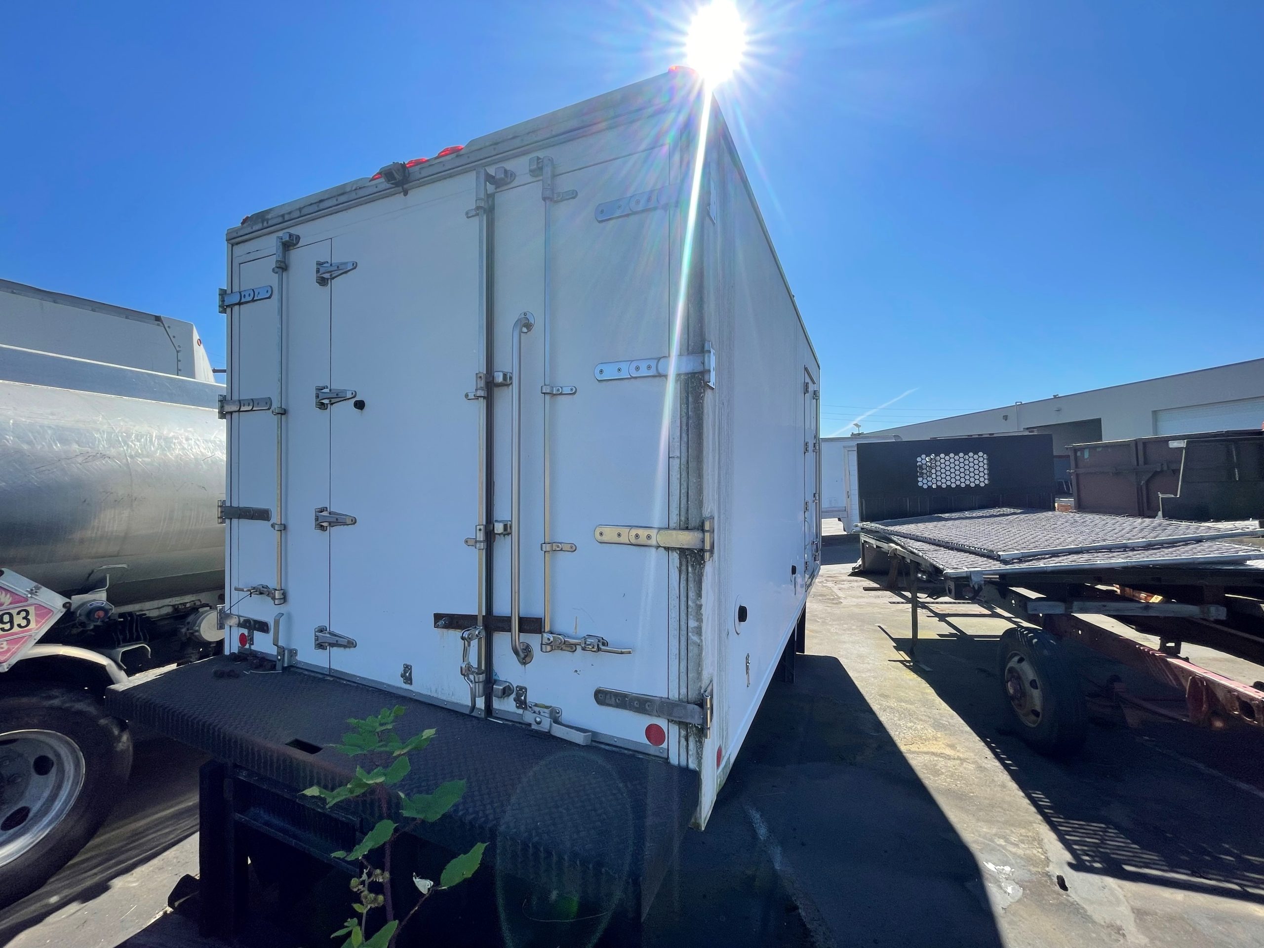 1995 JOHNSON 16 FT passengers-side-rear-1-scaled