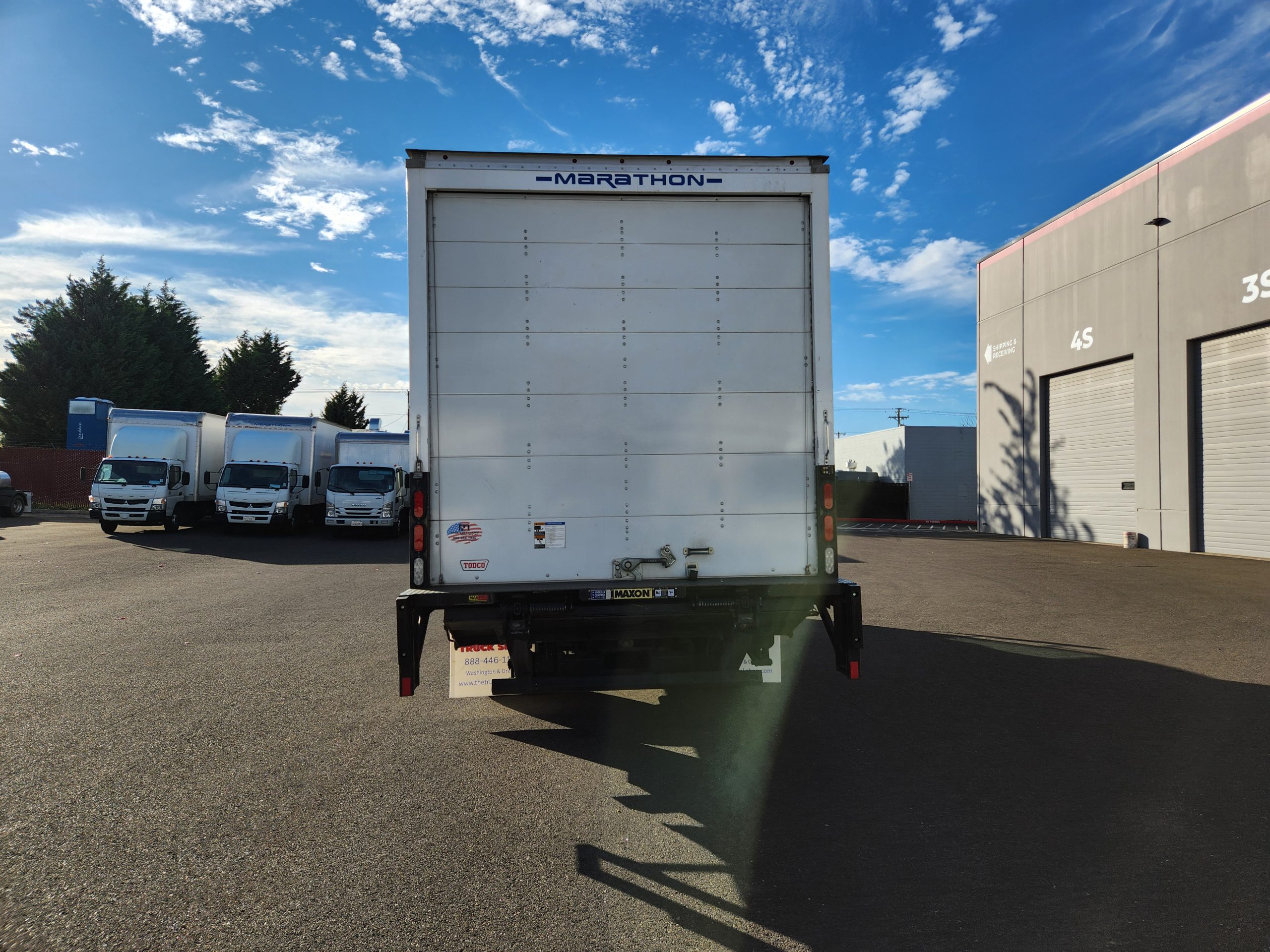 2018 MITSUBISHI FUSO FE180 - image 4 of 6