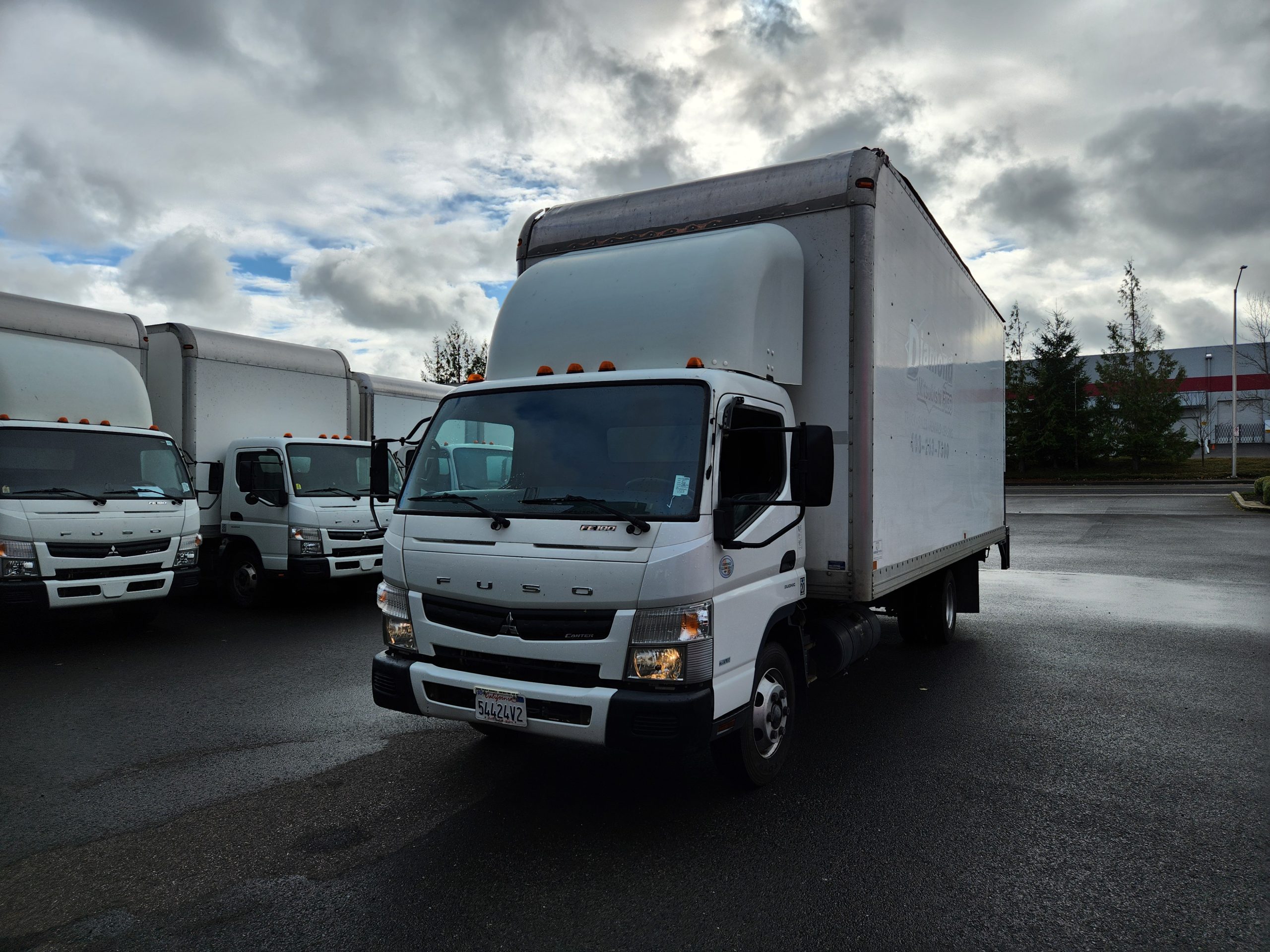 2017 MITSUBISHI FUSO FE180 - image 1 of 6