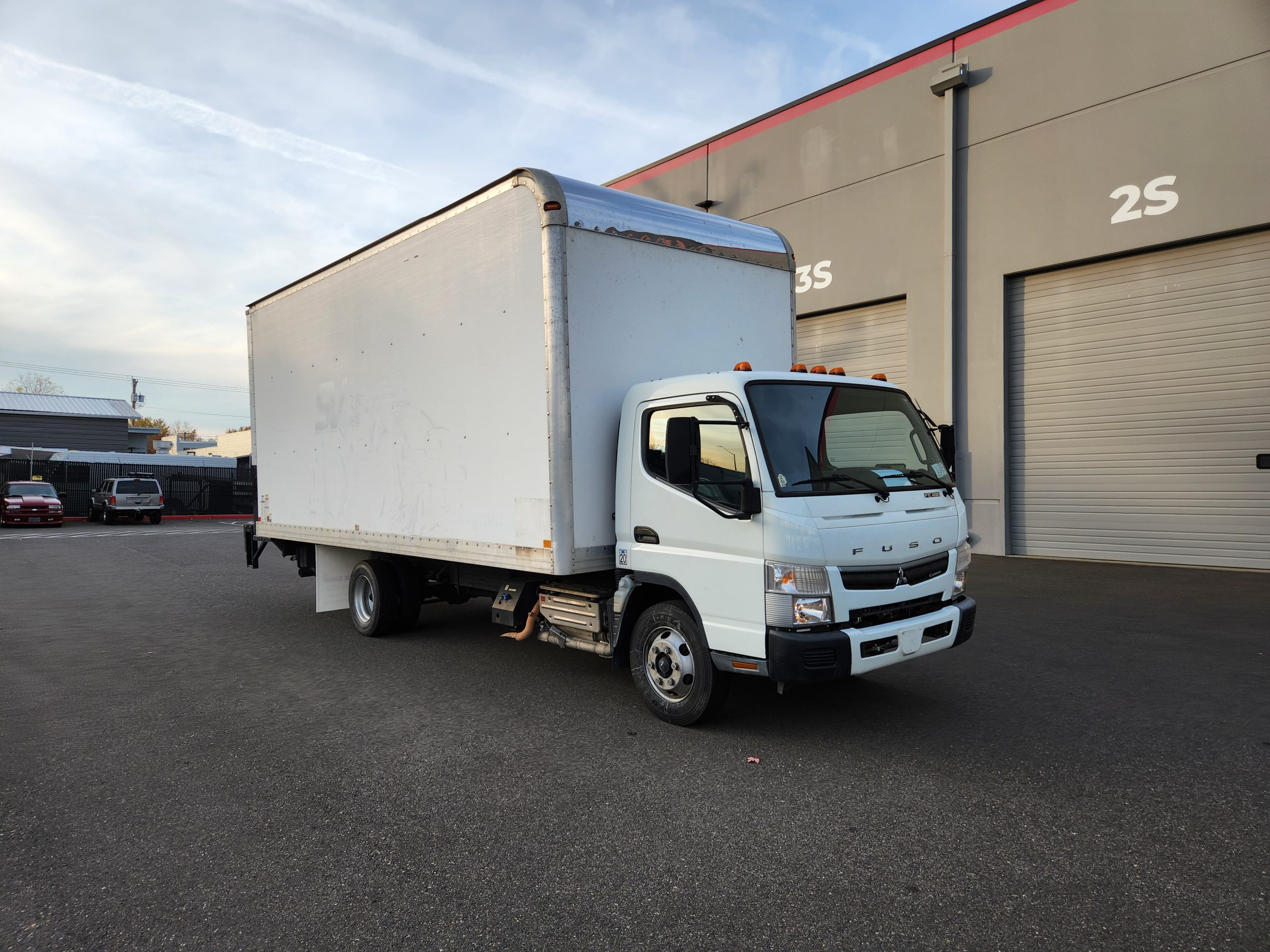 2018 MITSUBISHI FUSO FE180 - image 6 of 6