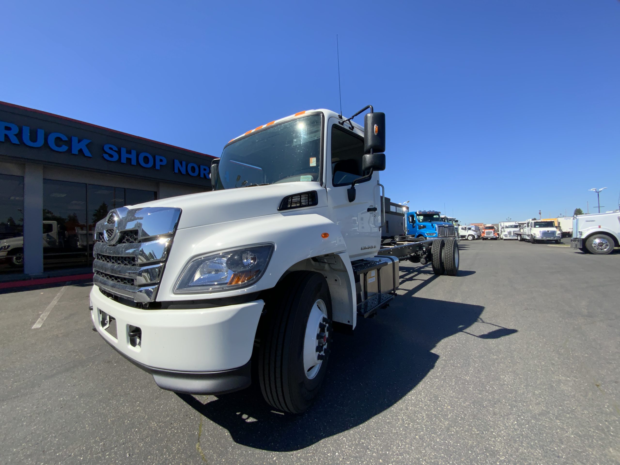 2025 HINO L6 - image 1 of 6