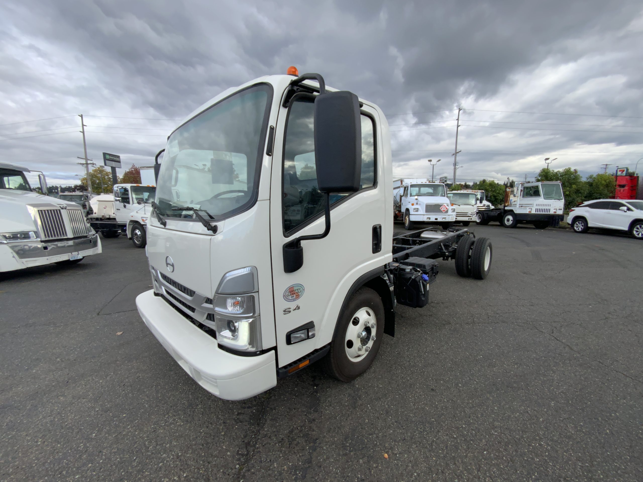2024 HINO S4 - image 1 of 6
