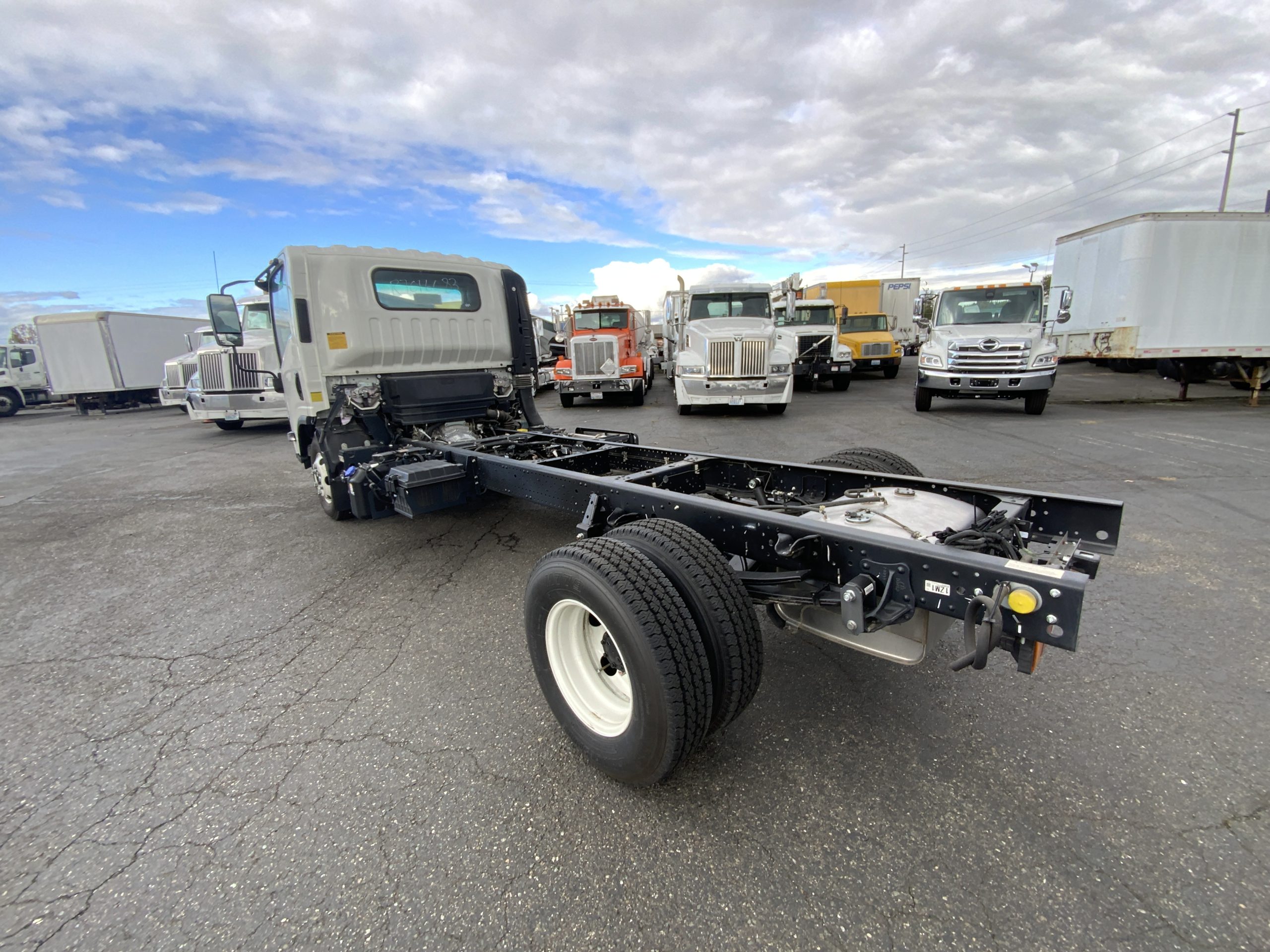 2024 HINO S4 - image 2 of 6