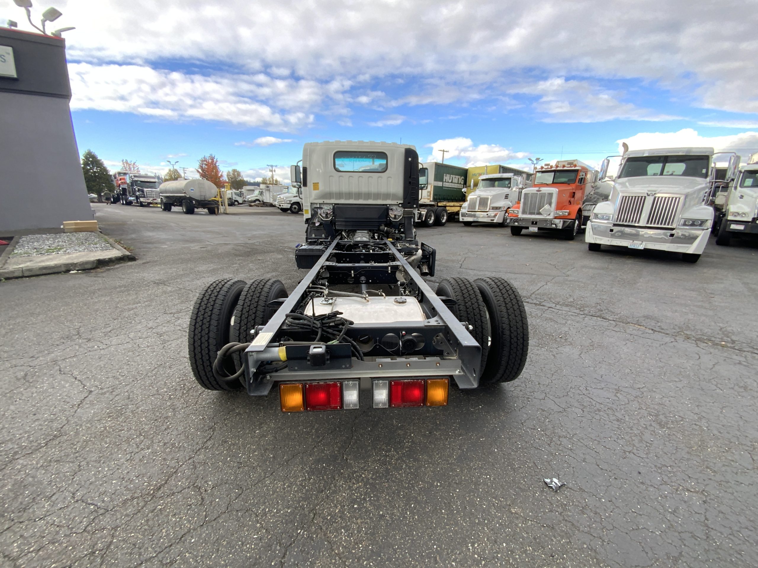 2024 HINO S4 - image 4 of 6