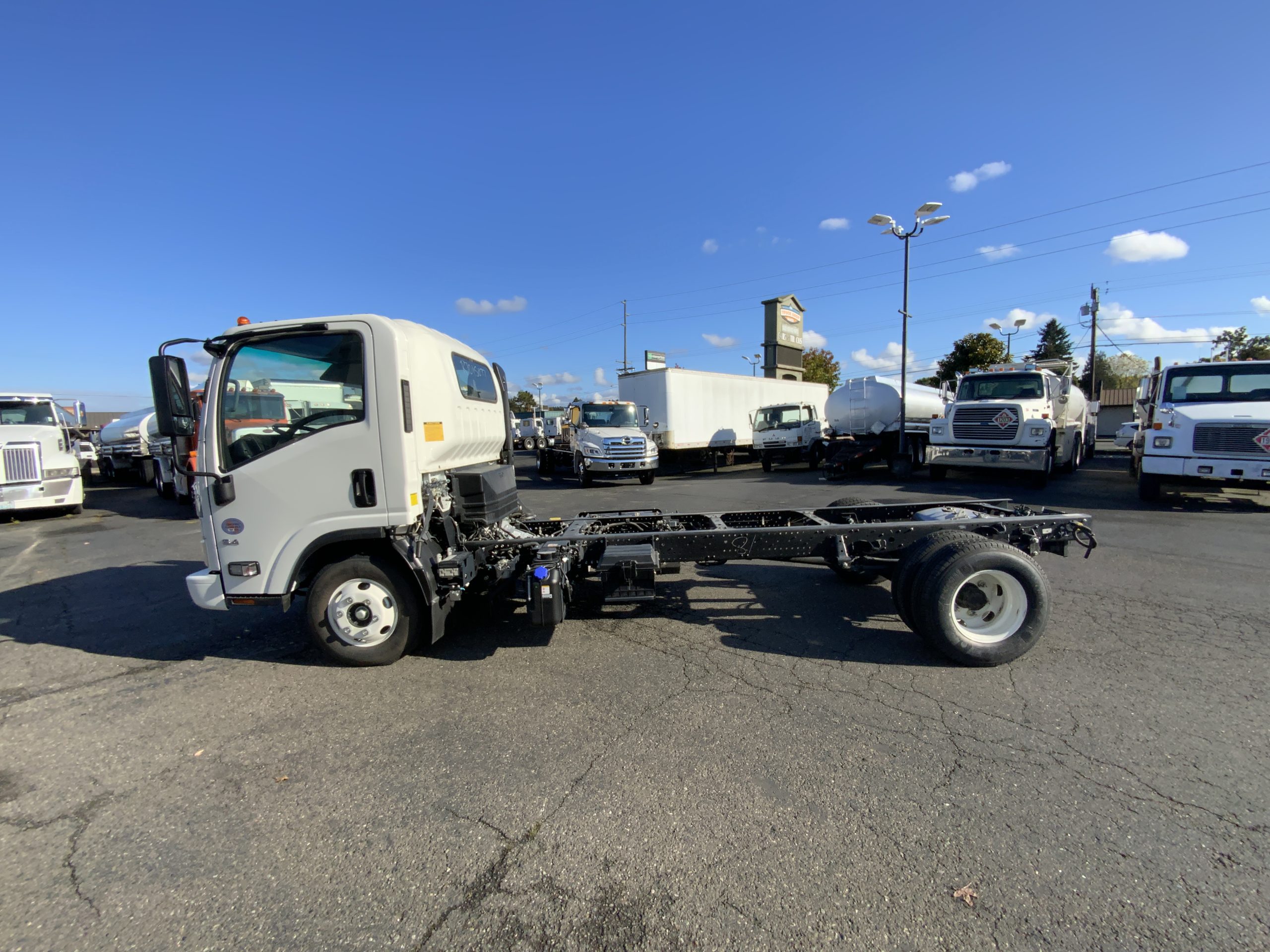 2024 HINO S4 - image 2 of 6