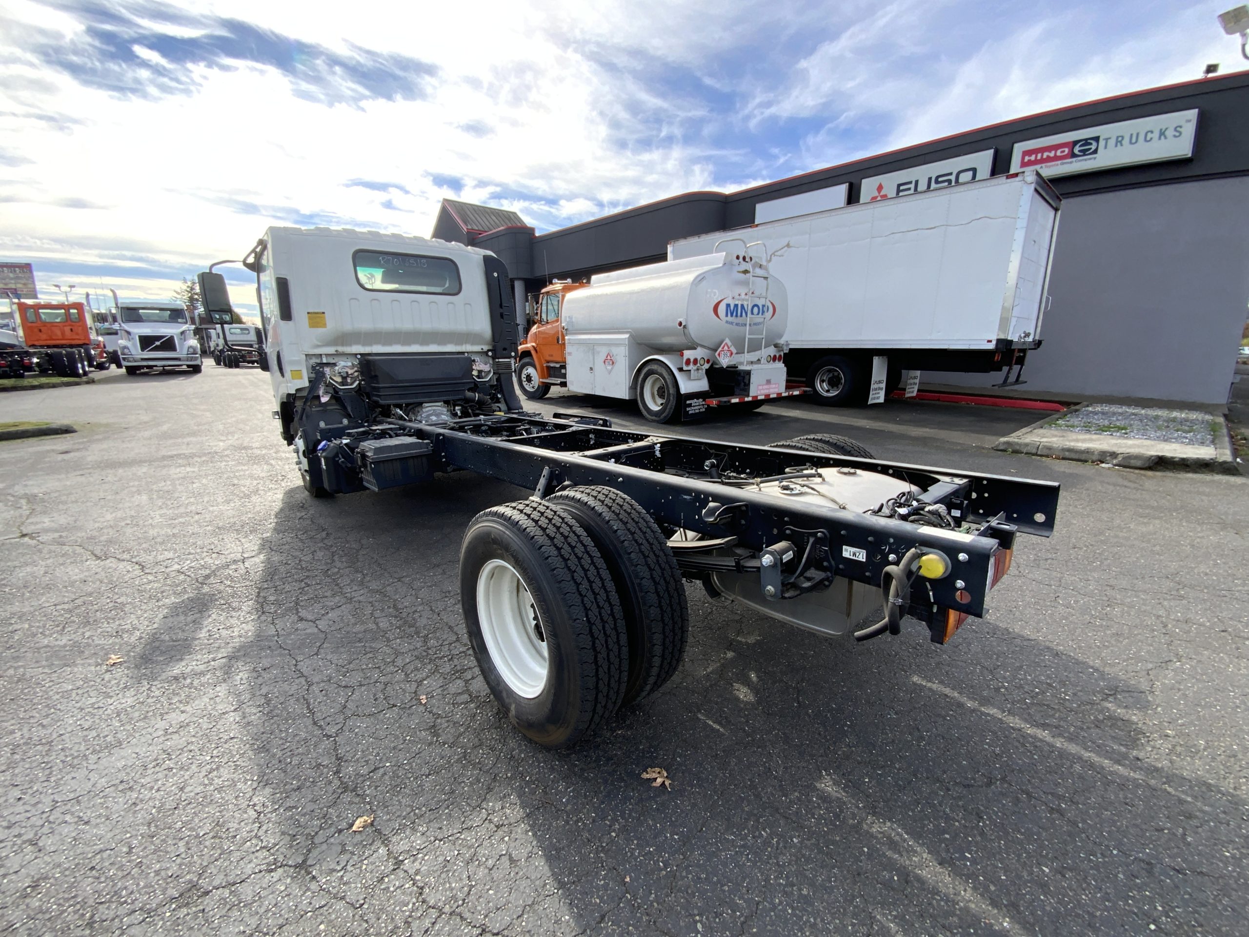 2024 HINO S4 - image 3 of 6