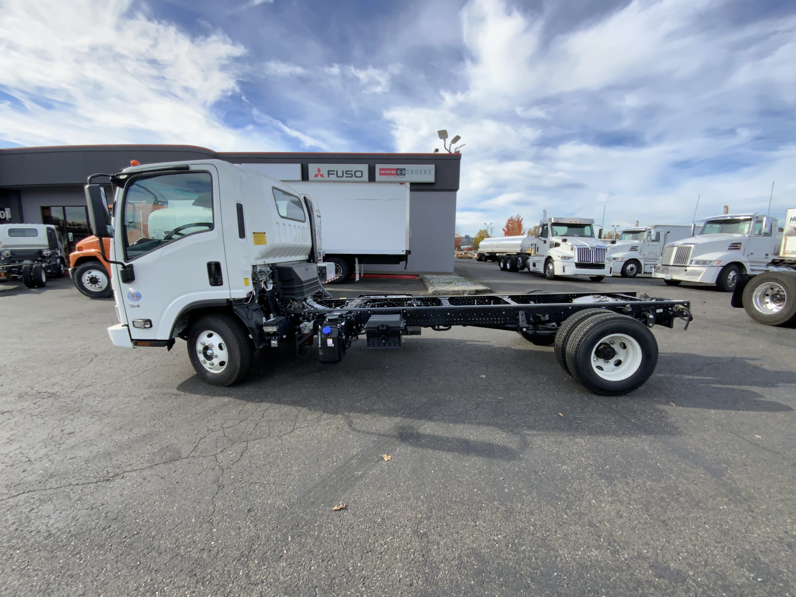 2024 HINO S4 - image 2 of 6