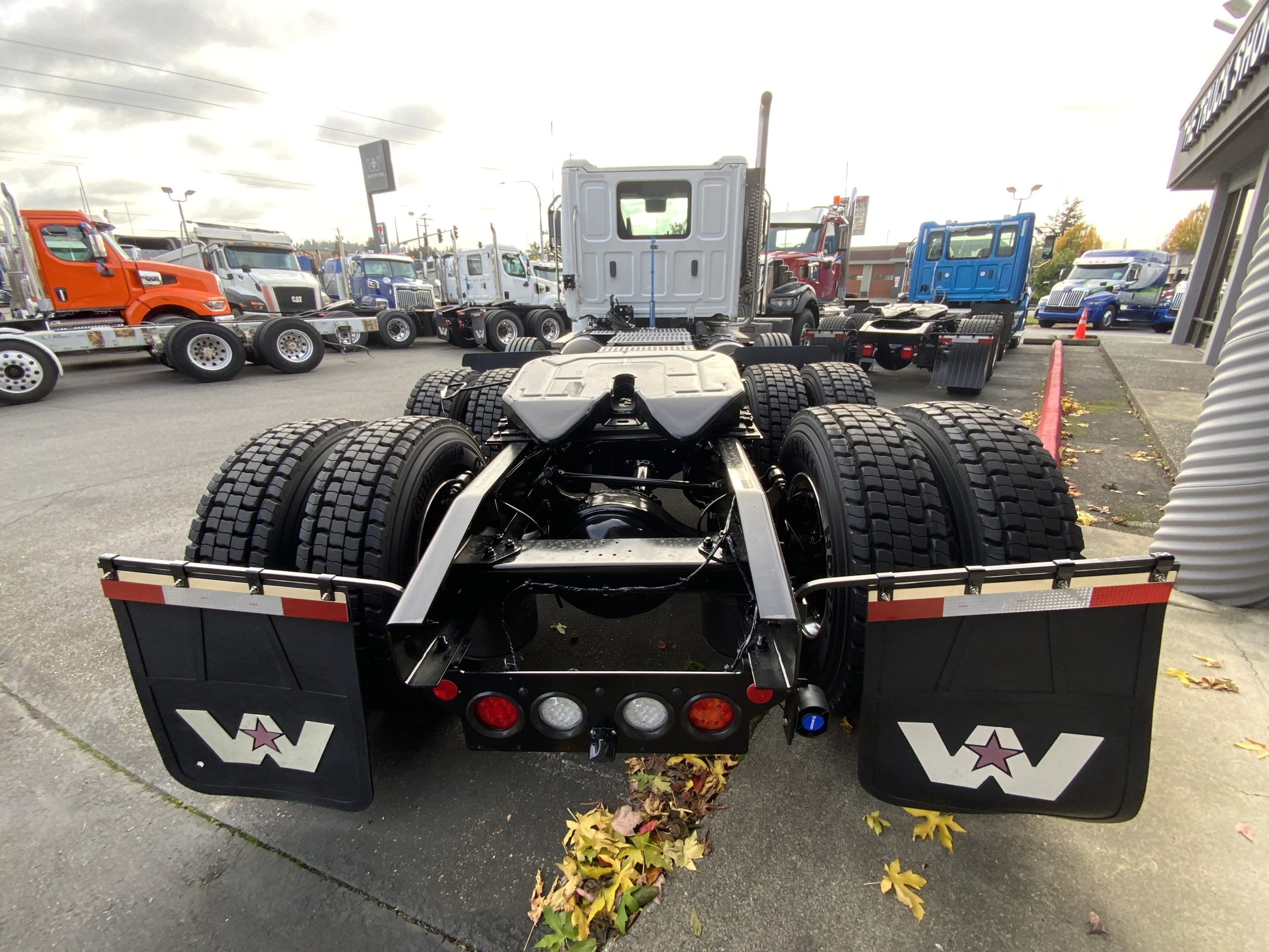2025 WESTERN STAR 47X - image 6 of 6