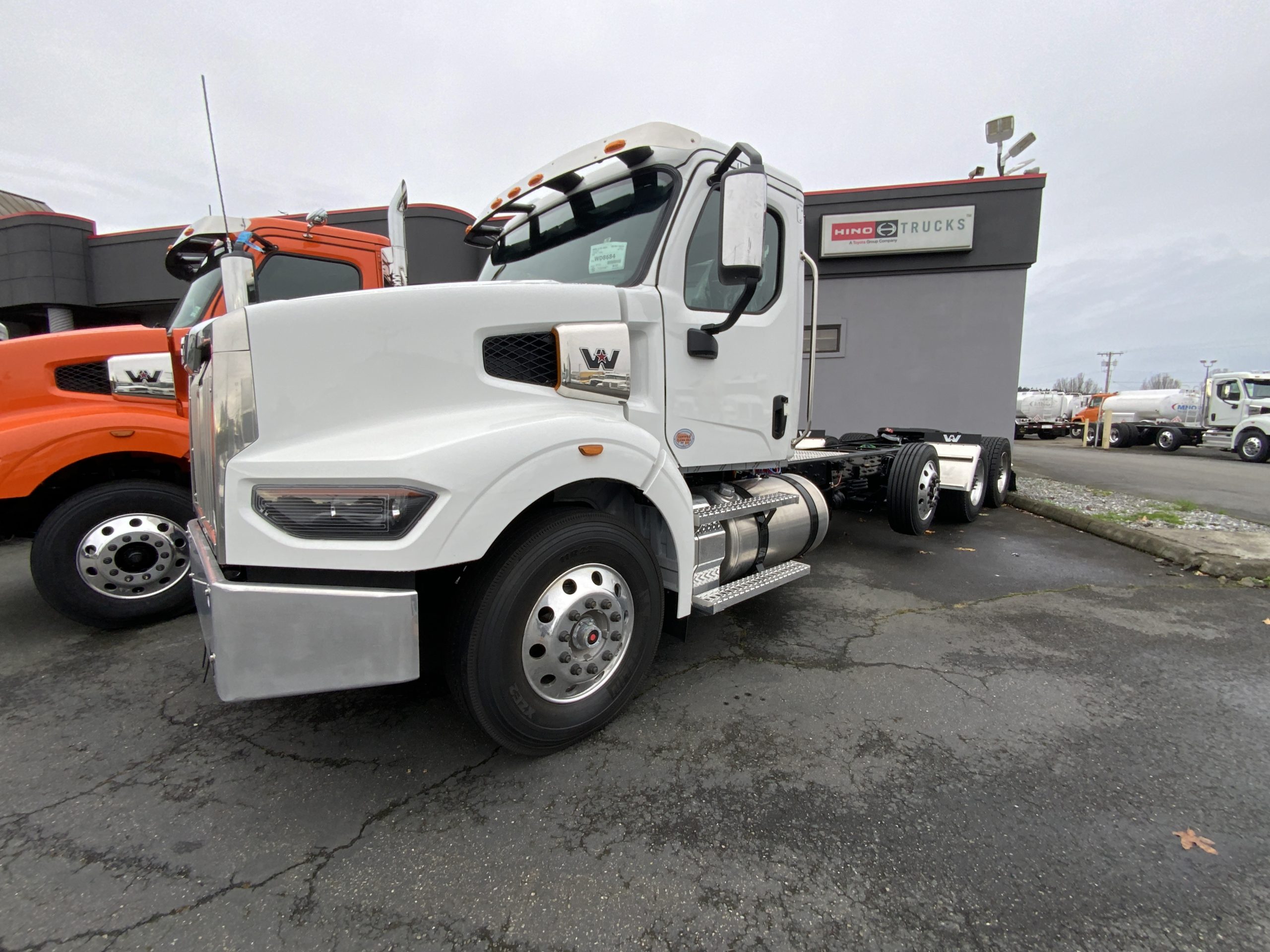 2025 WESTERN STAR 49X - image 1 of 6