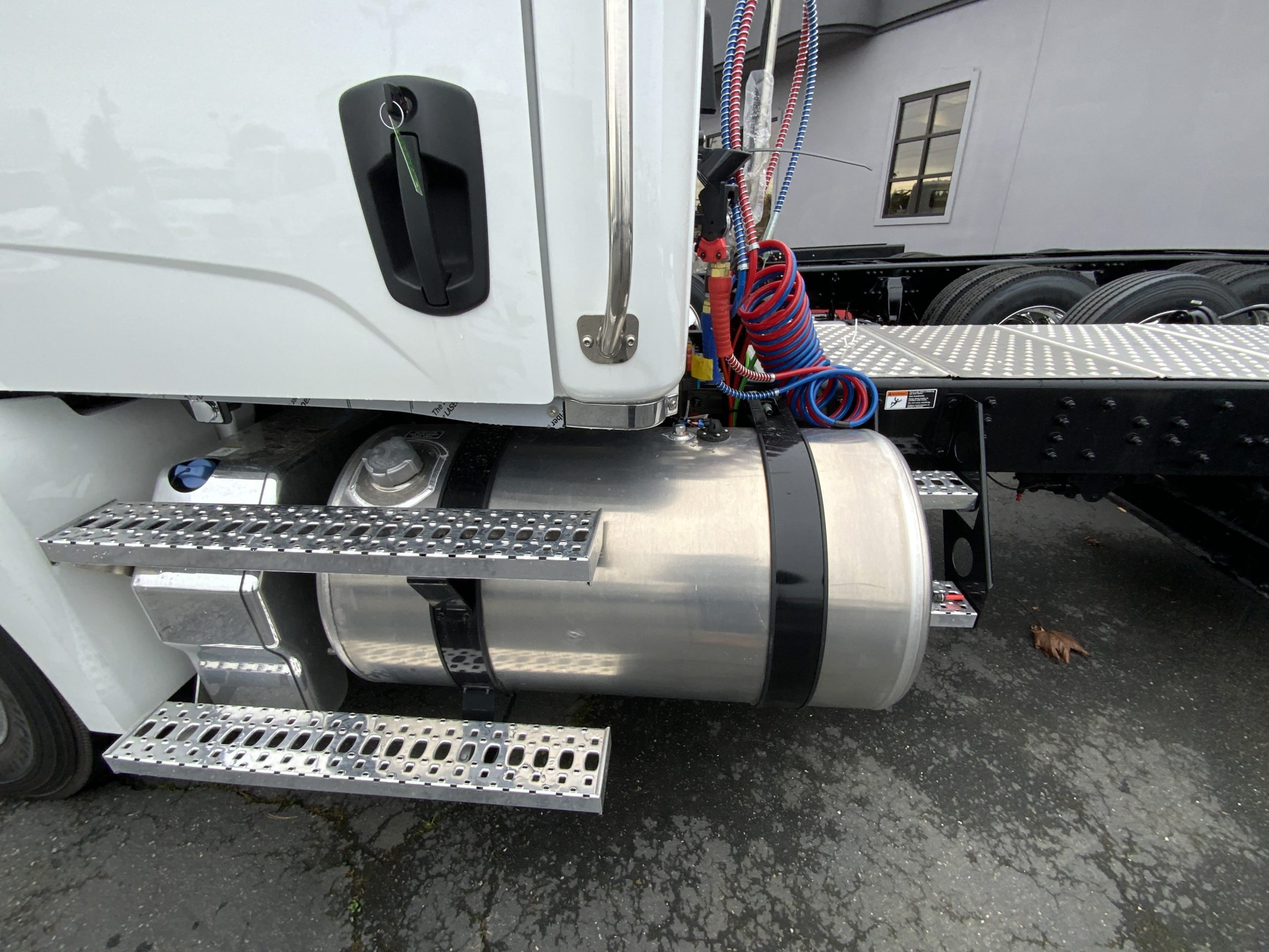 2025 WESTERN STAR 49X - image 6 of 6