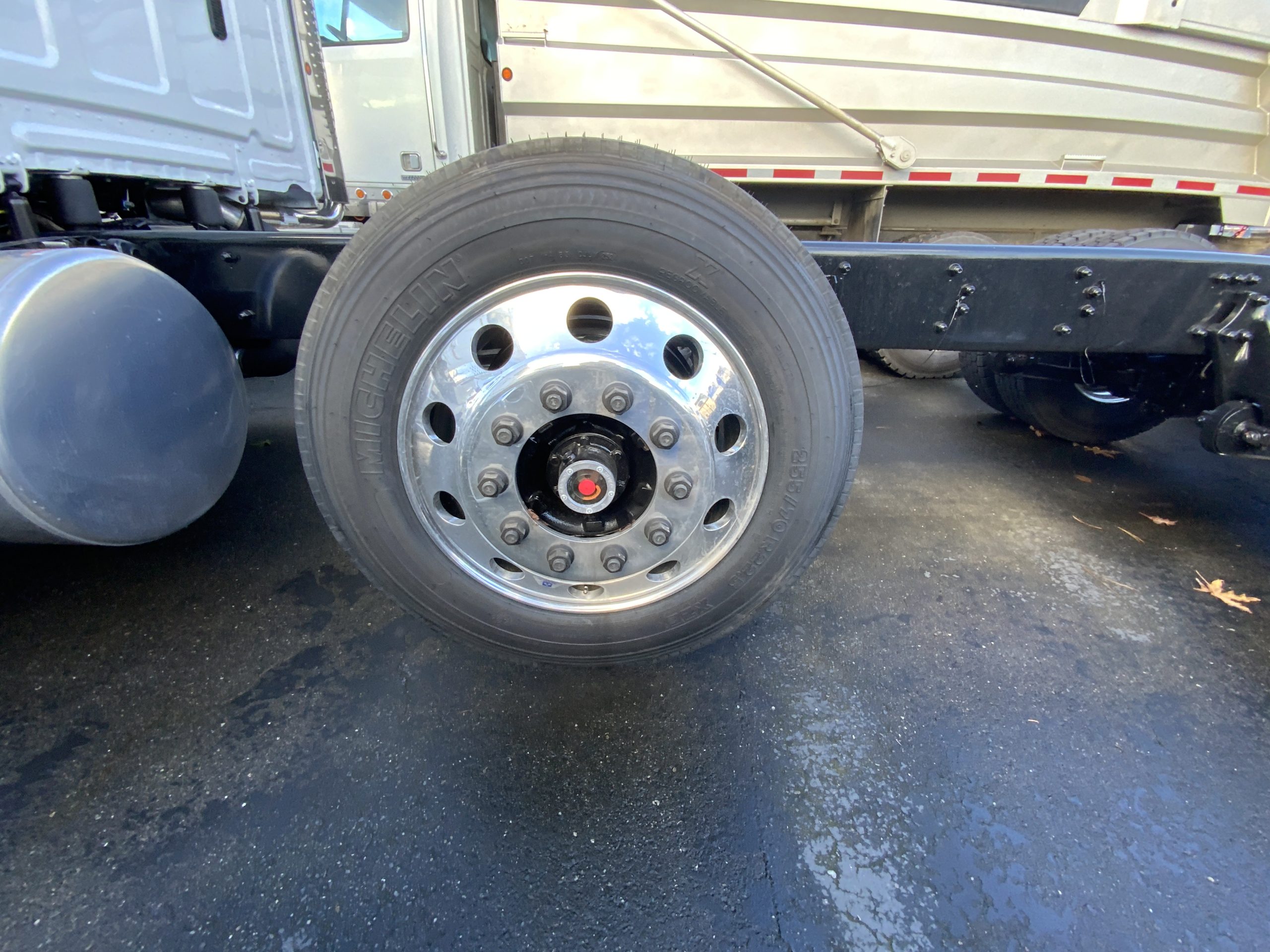 2025 WESTERN STAR 49X - image 4 of 6