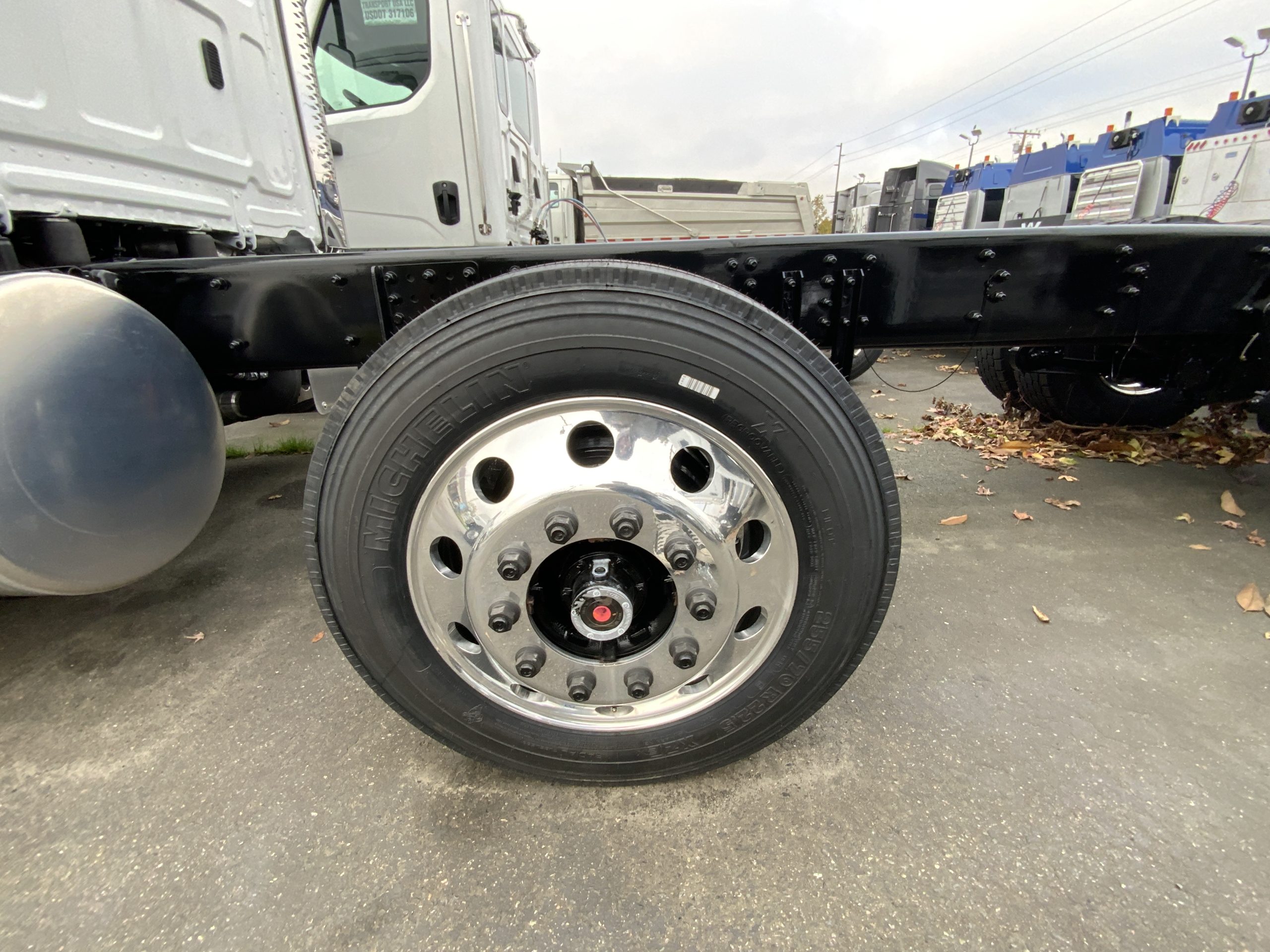 2025 WESTERN STAR 49X - image 5 of 6