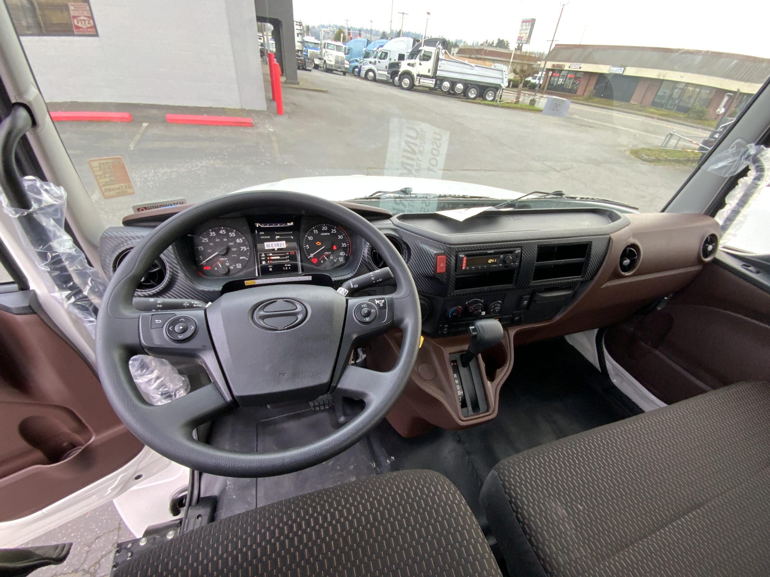 2025 HINO L6 - image 6 of 6