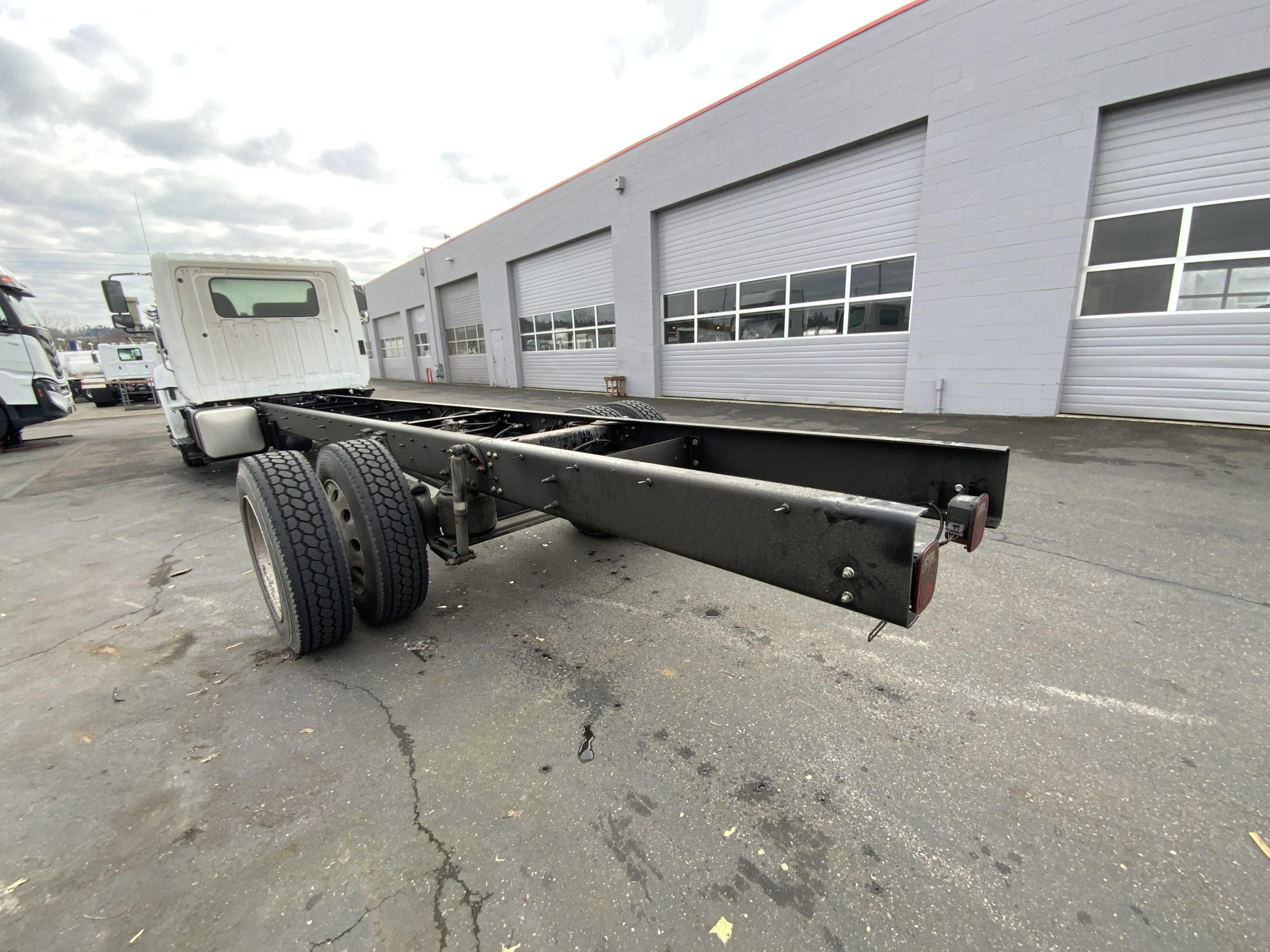 2026 HINO L6 - image 3 of 6