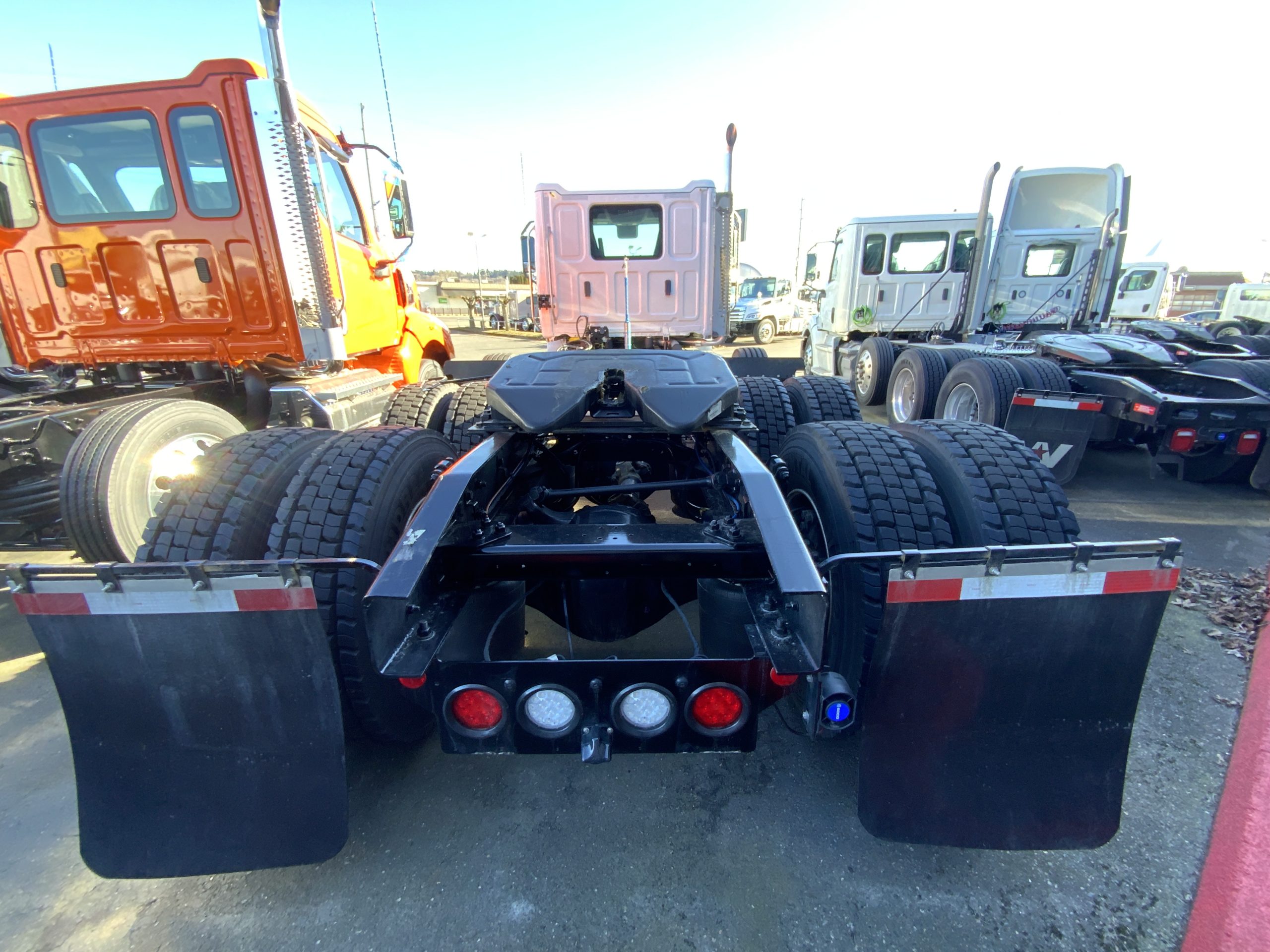 2025 WESTERN STAR 47X - image 3 of 6