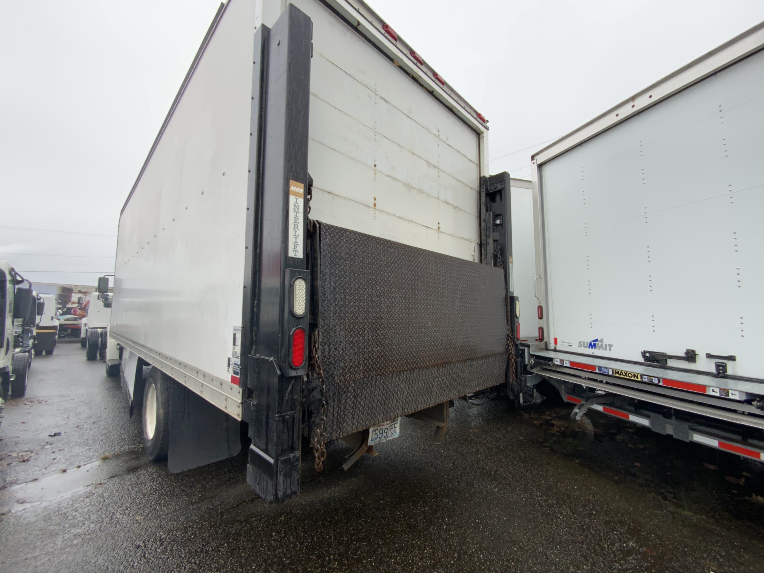 2008 HINO 268 - image 4 of 6
