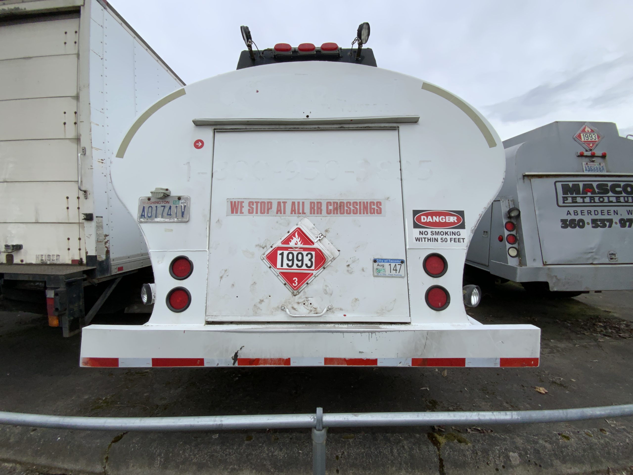 1996 FREIGHTLINER FL70 - image 6 of 6