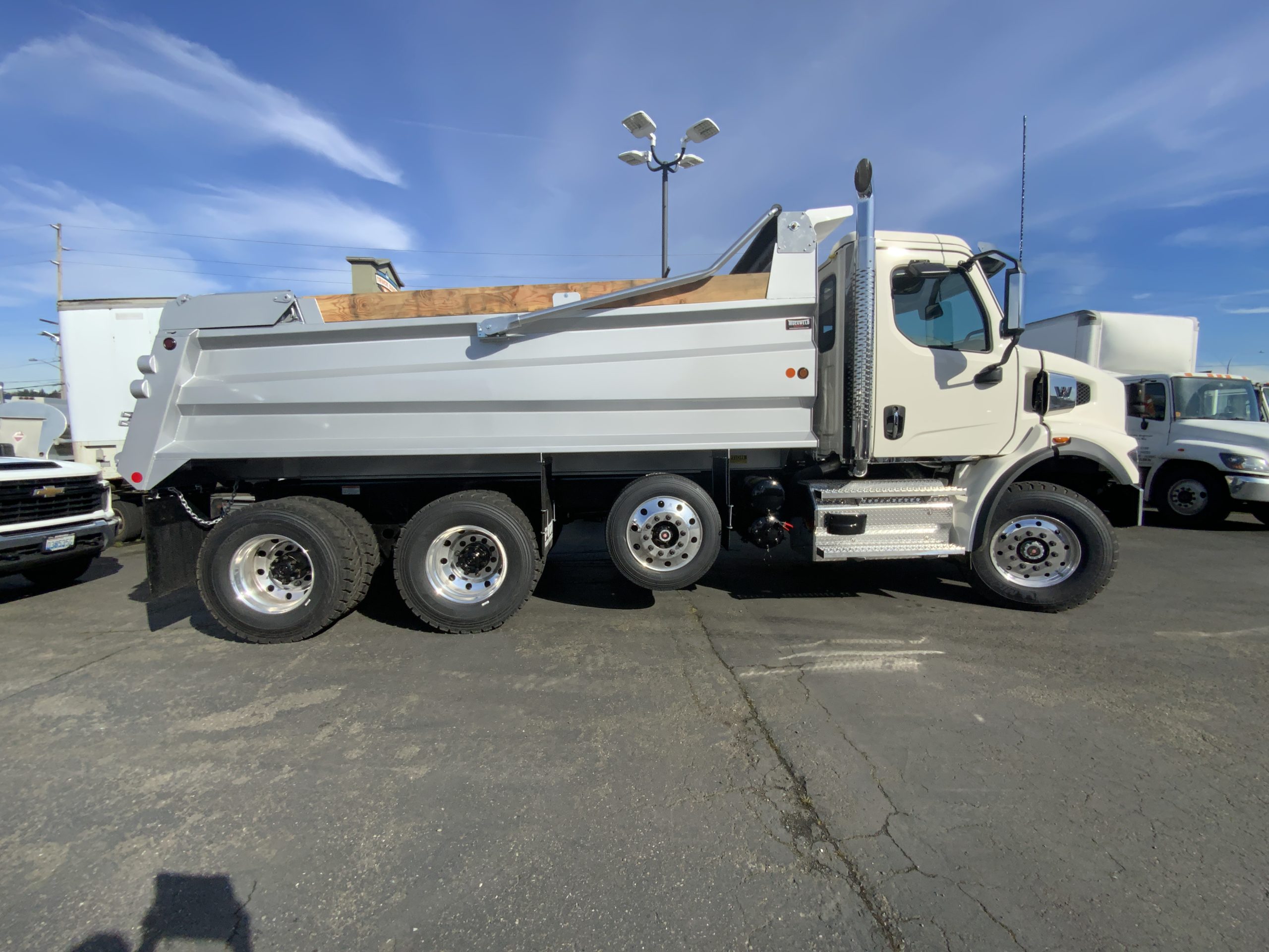 2025 WESTERN STAR 47X - image 6 of 6