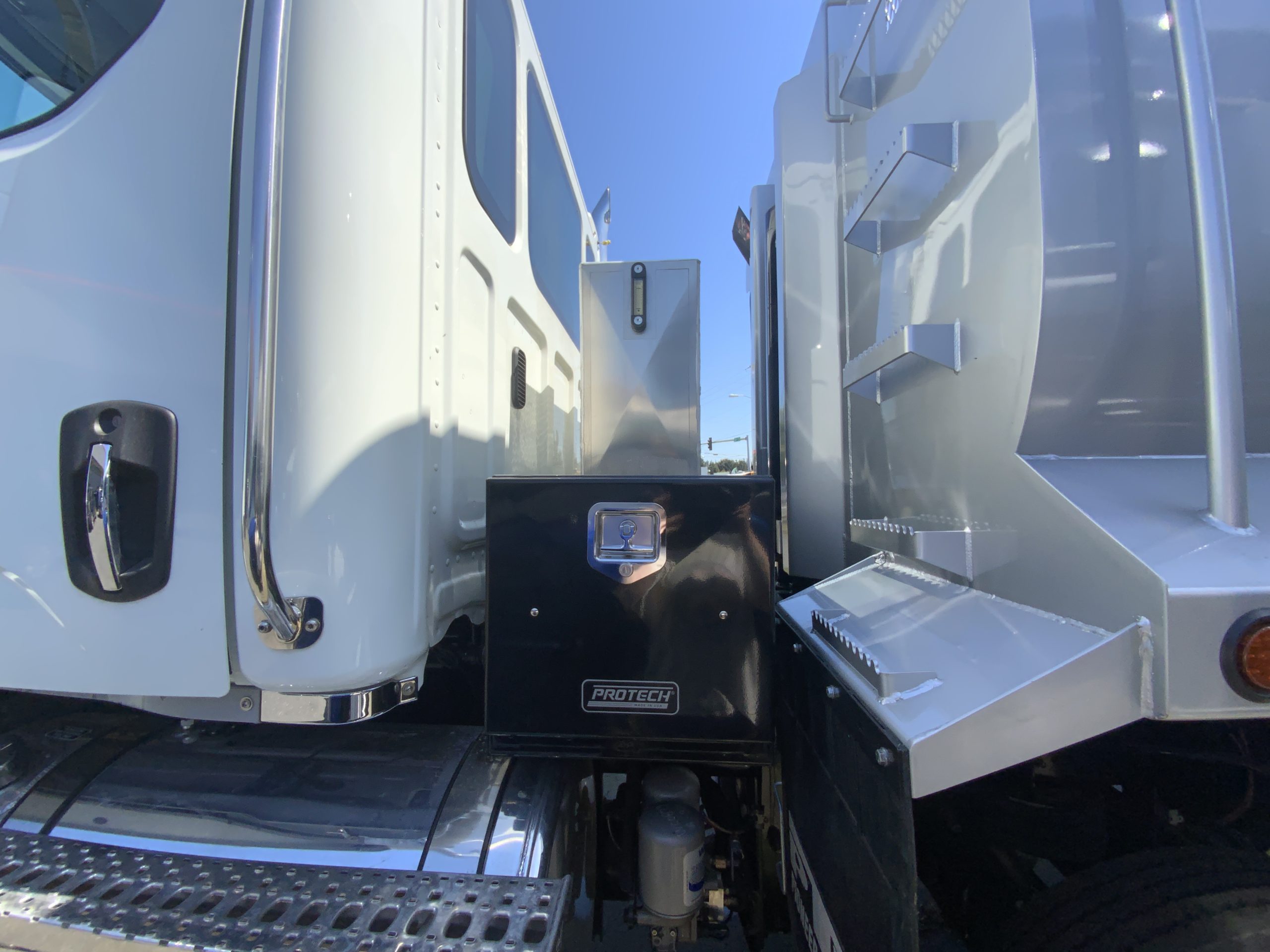 2025 WESTERN STAR 47X - image 6 of 6