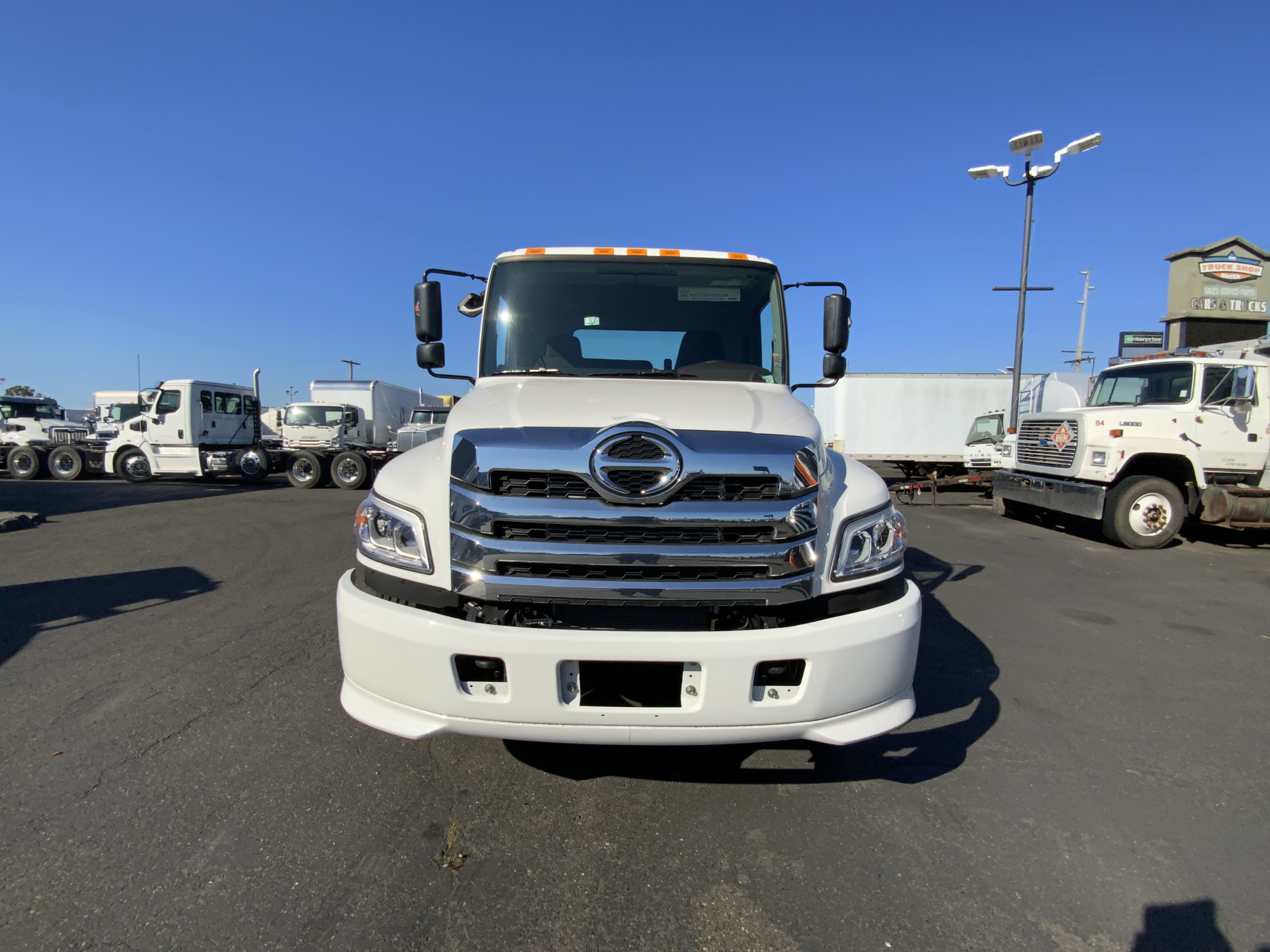 2025 HINO L6 - image 2 of 6